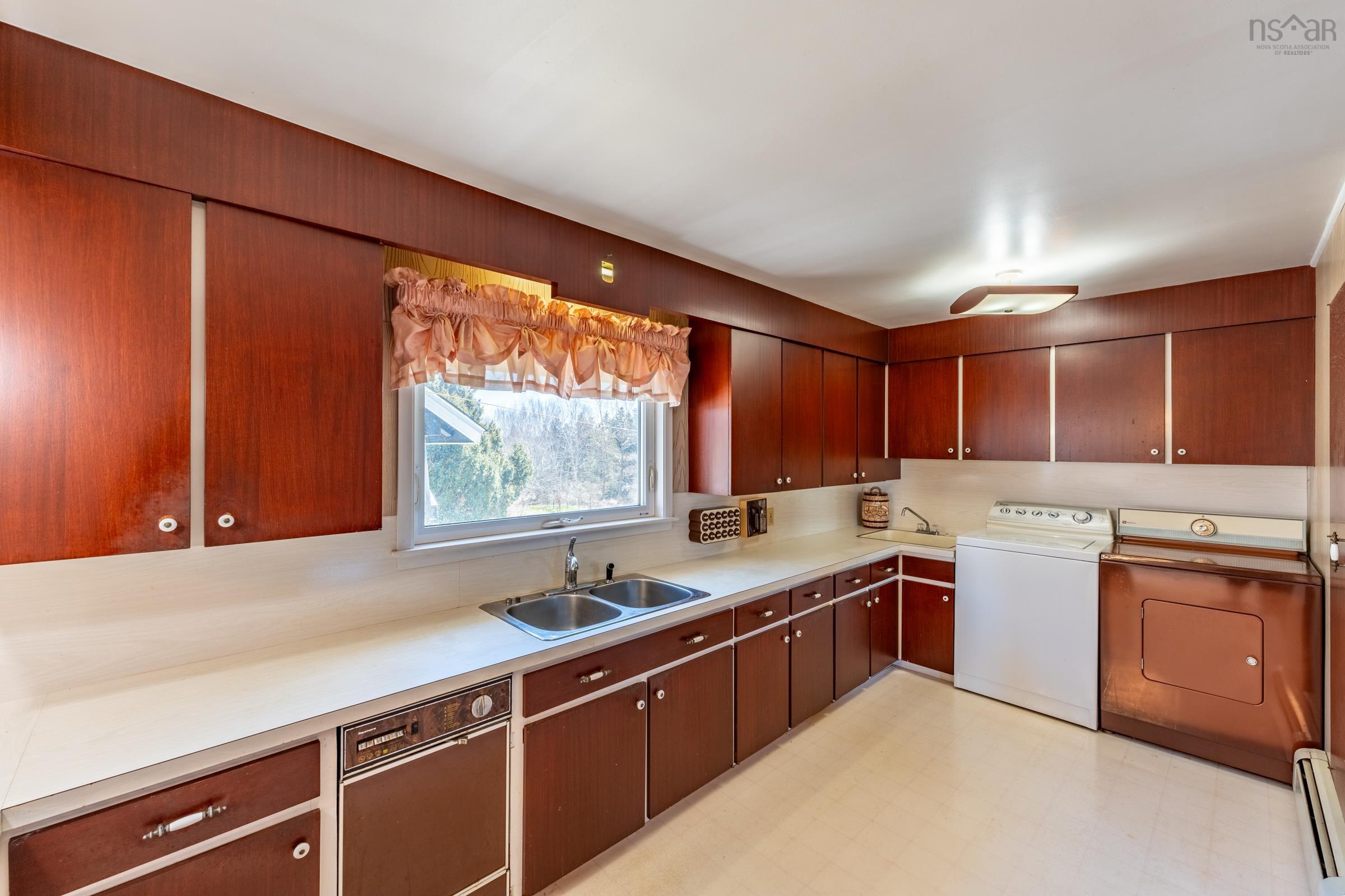 $299,000.00: 3580 Second Division Road, Concession