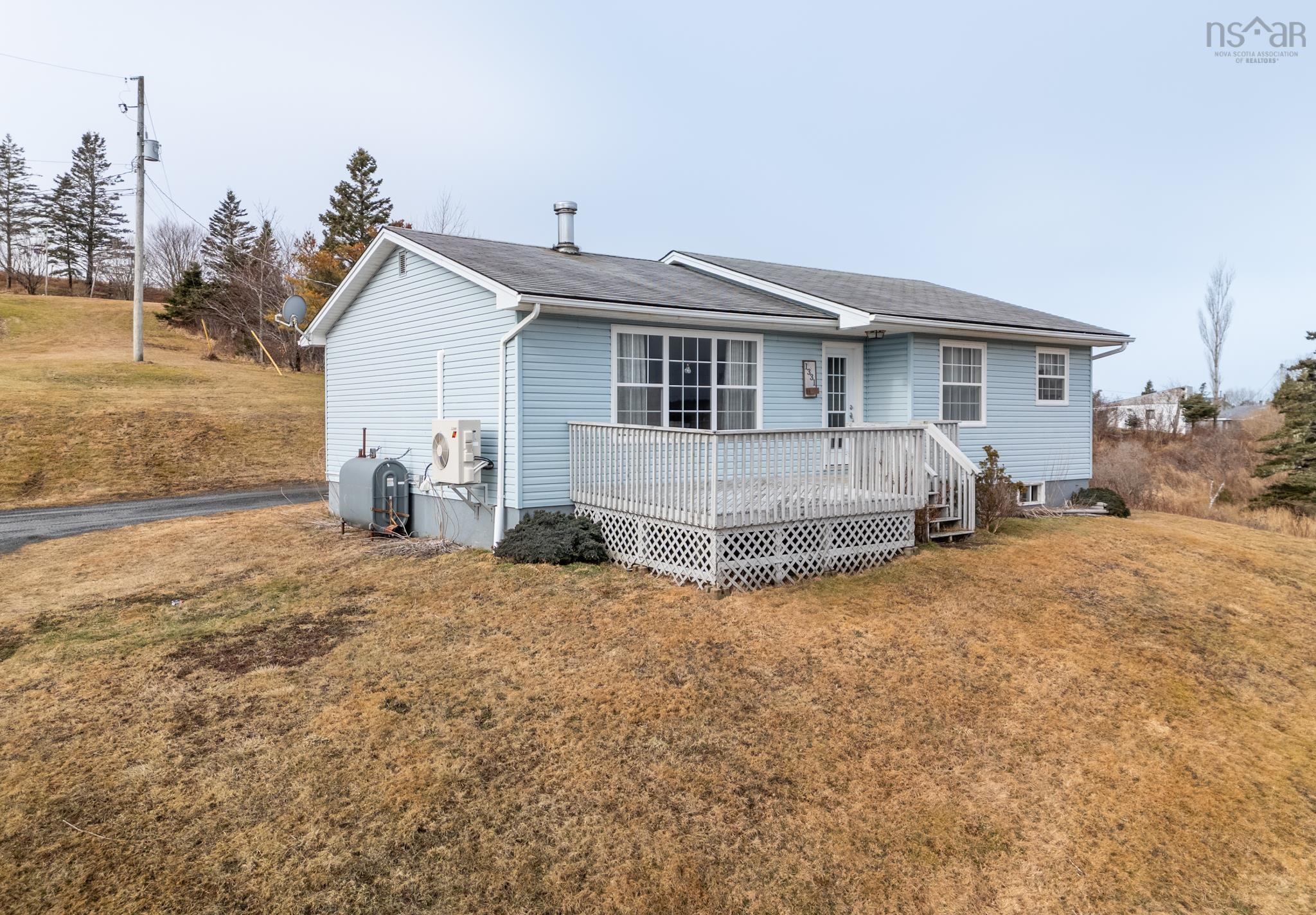 $264,000.00: 1331 Main Shore Road, Sandford