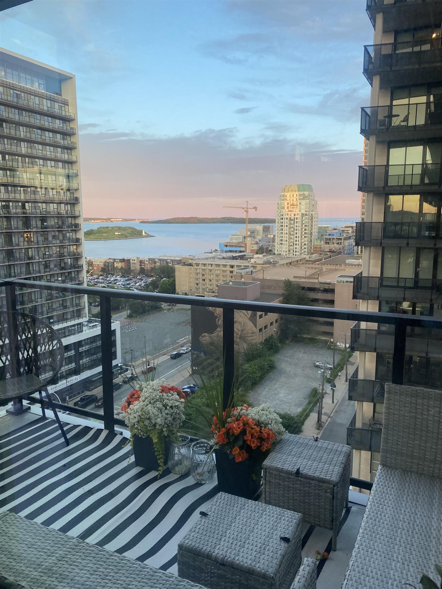 $810,000.00: 1110 1650 Granville Street, Halifax