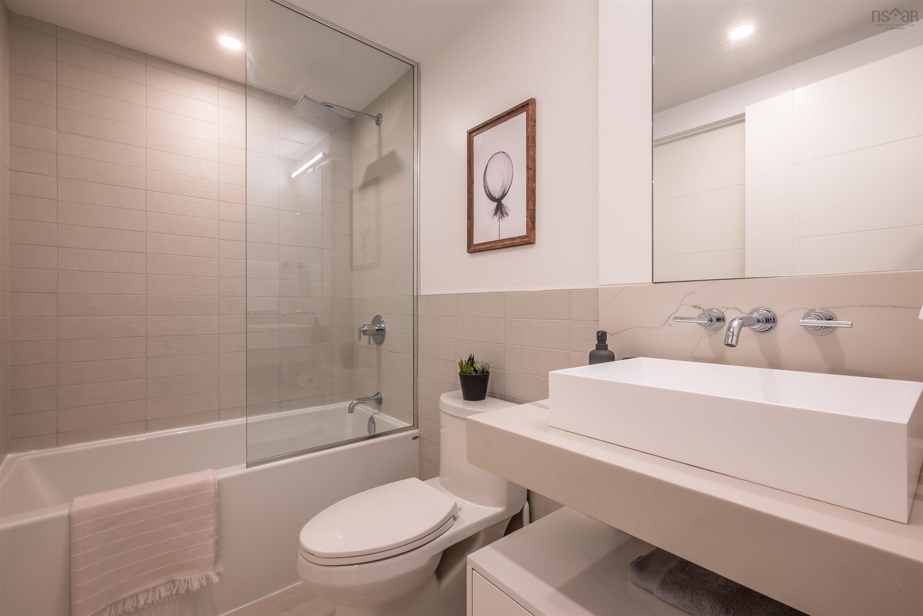 $810,000.00: 1110 1650 Granville Street, Halifax