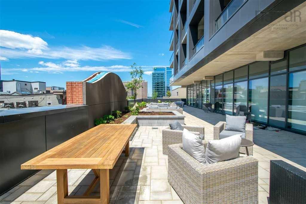 $810,000.00: 1110 1650 Granville Street, Halifax