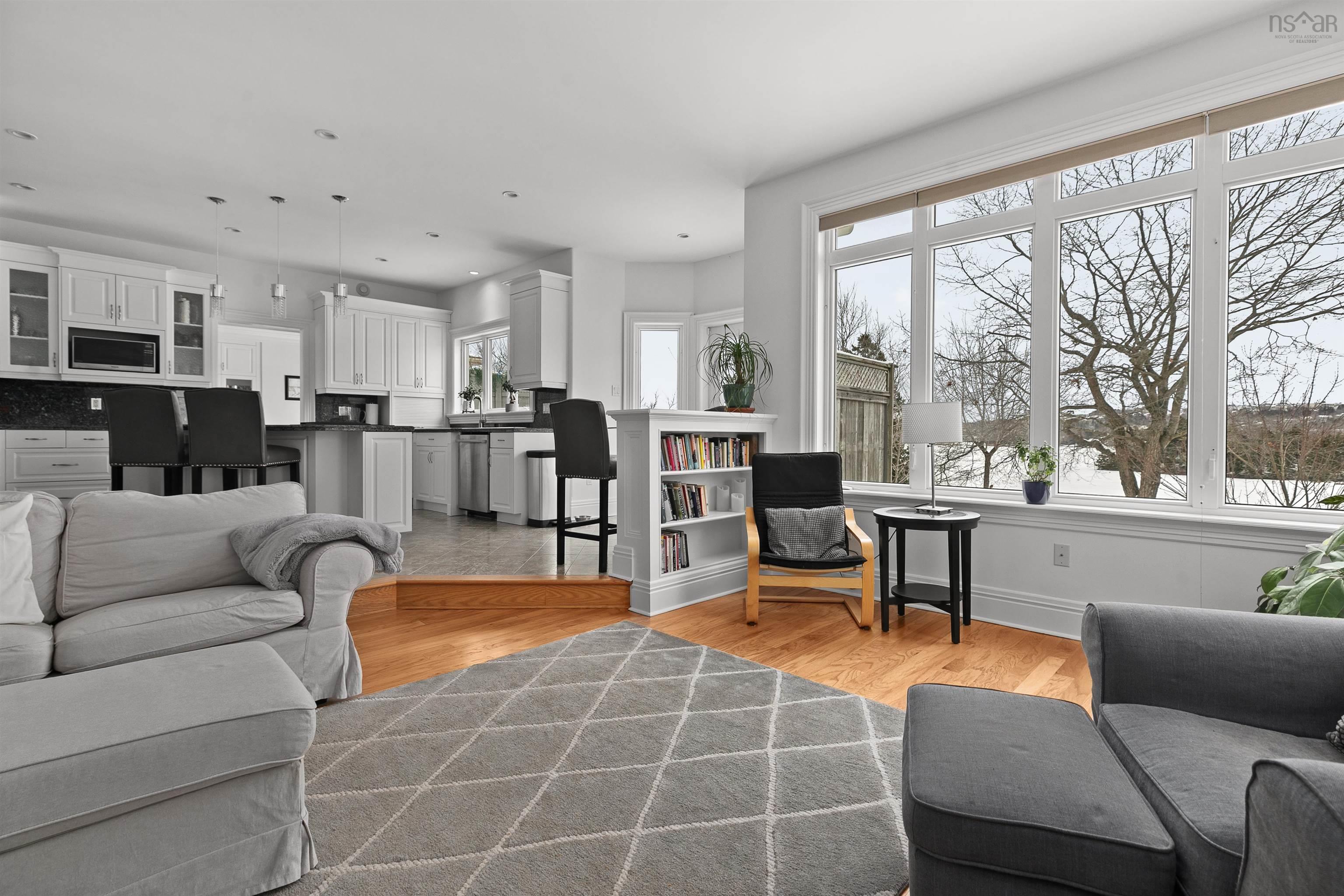$1,999,000.00: 73 Lakeshore Park Terrace, Dartmouth