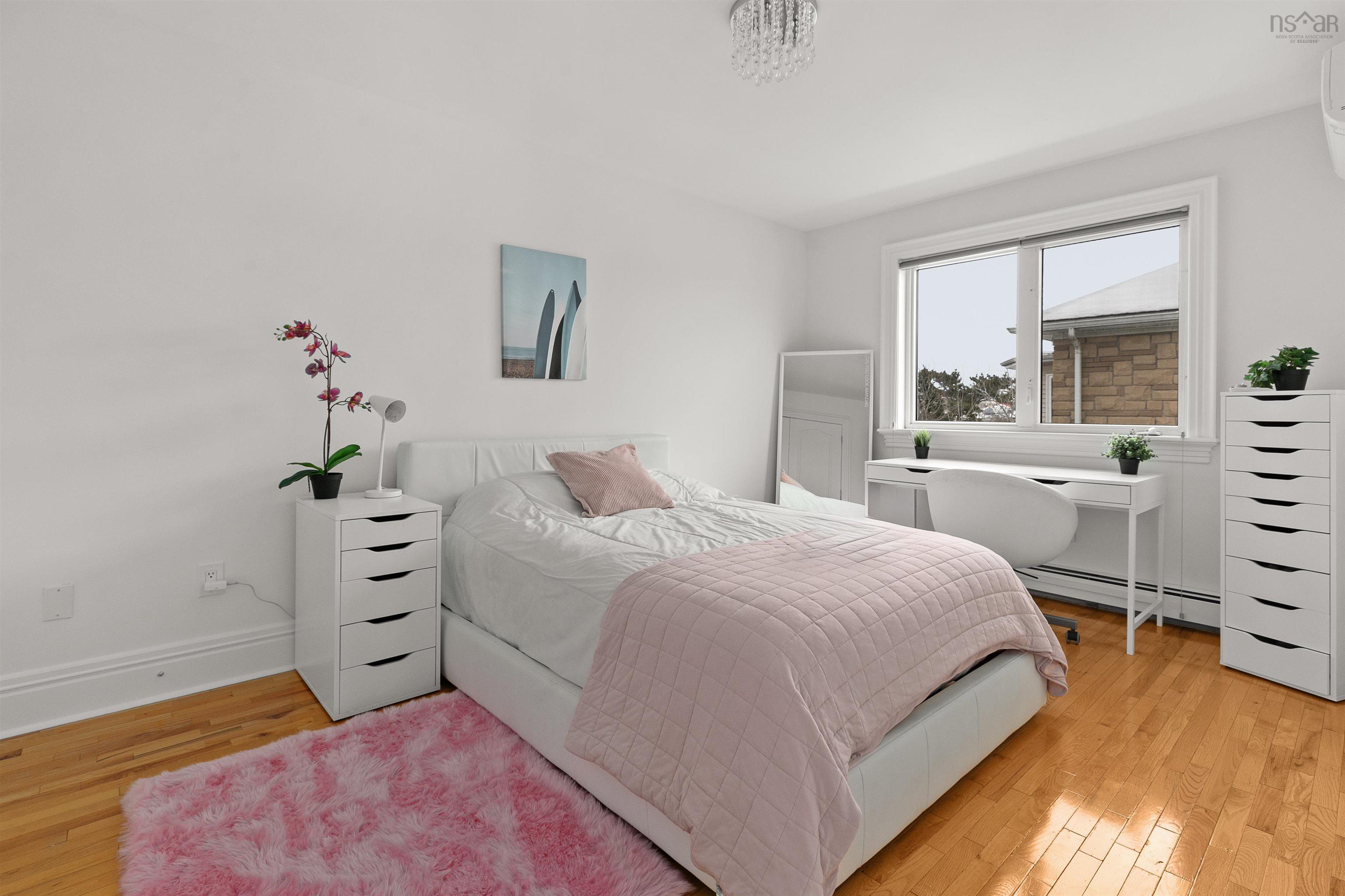 $1,999,000.00: 73 Lakeshore Park Terrace, Dartmouth
