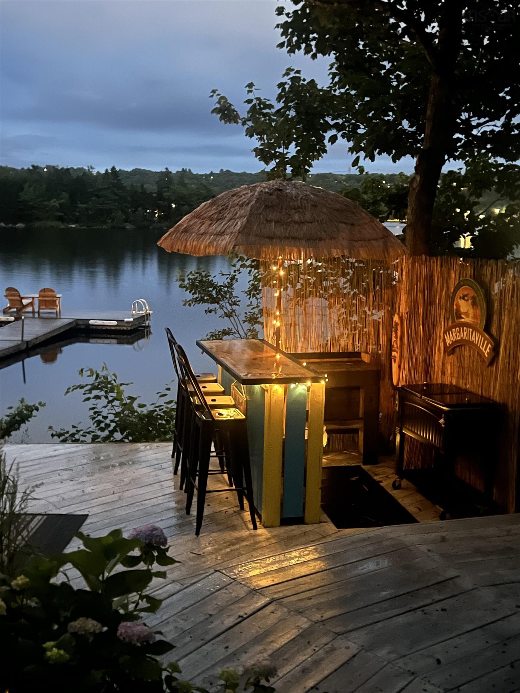 $1,999,000.00: 73 Lakeshore Park Terrace, Dartmouth