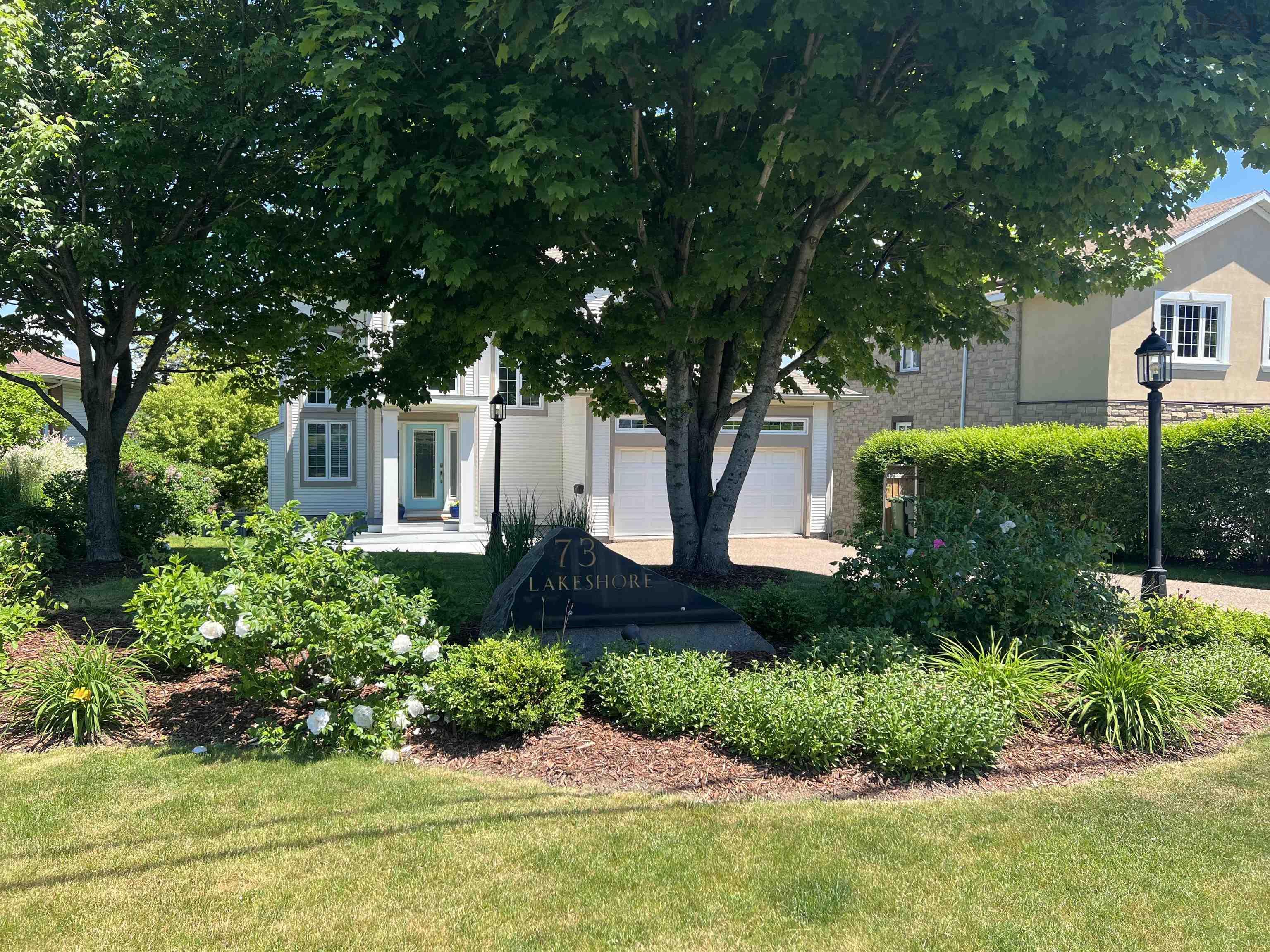 $1,999,000.00: 73 Lakeshore Park Terrace, Dartmouth