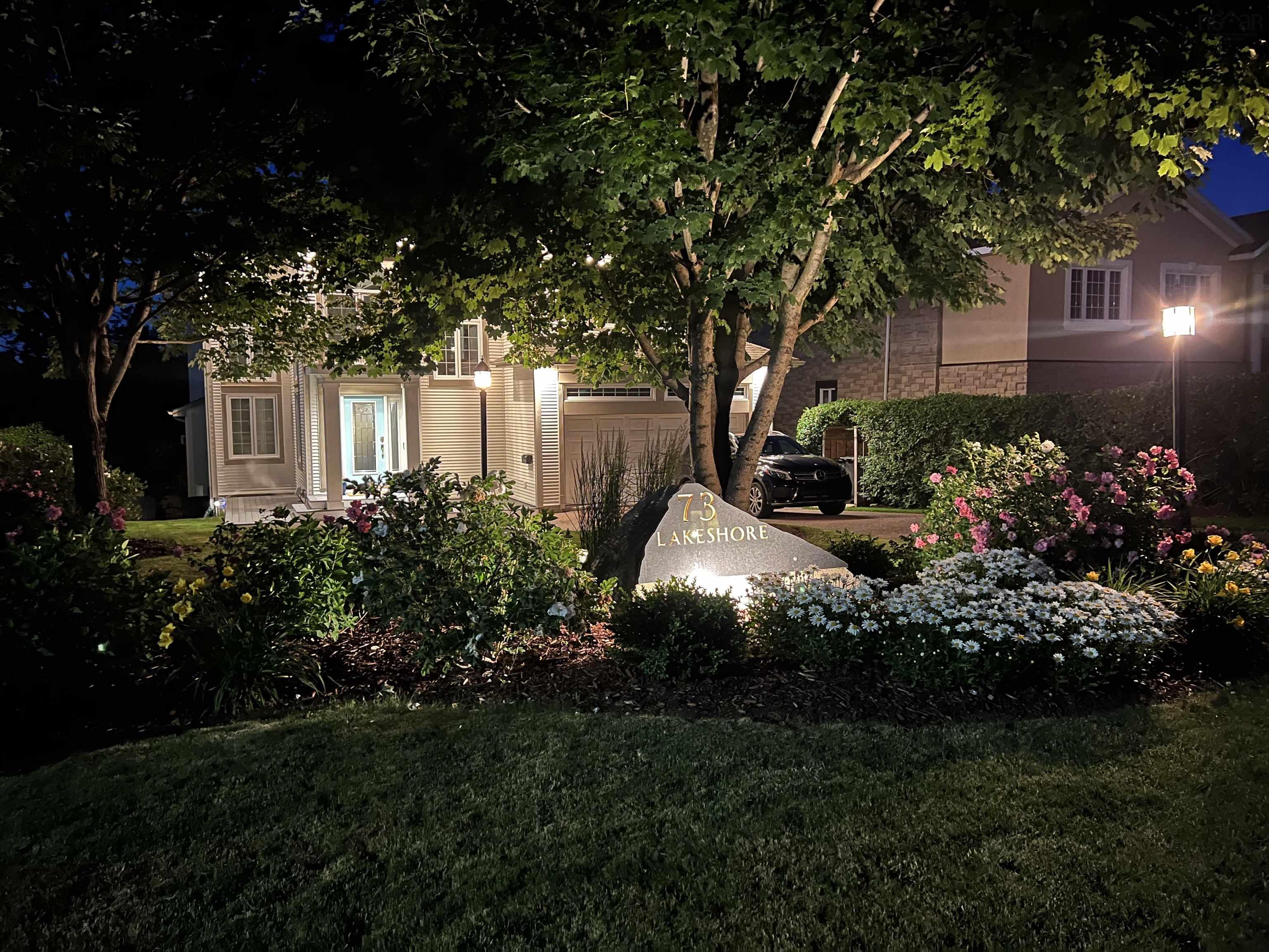 $1,999,000.00: 73 Lakeshore Park Terrace, Dartmouth