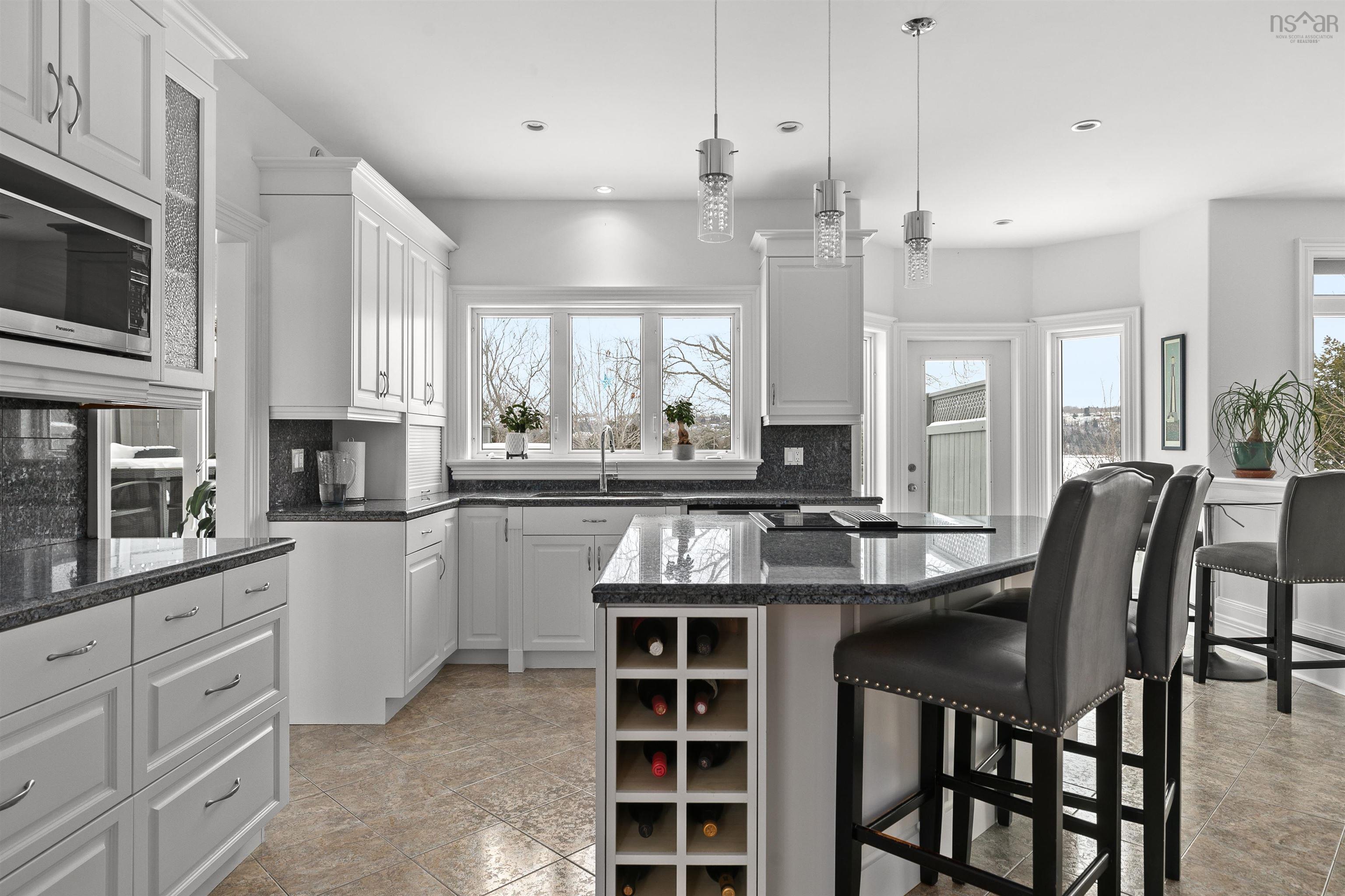 $1,999,000.00: 73 Lakeshore Park Terrace, Dartmouth