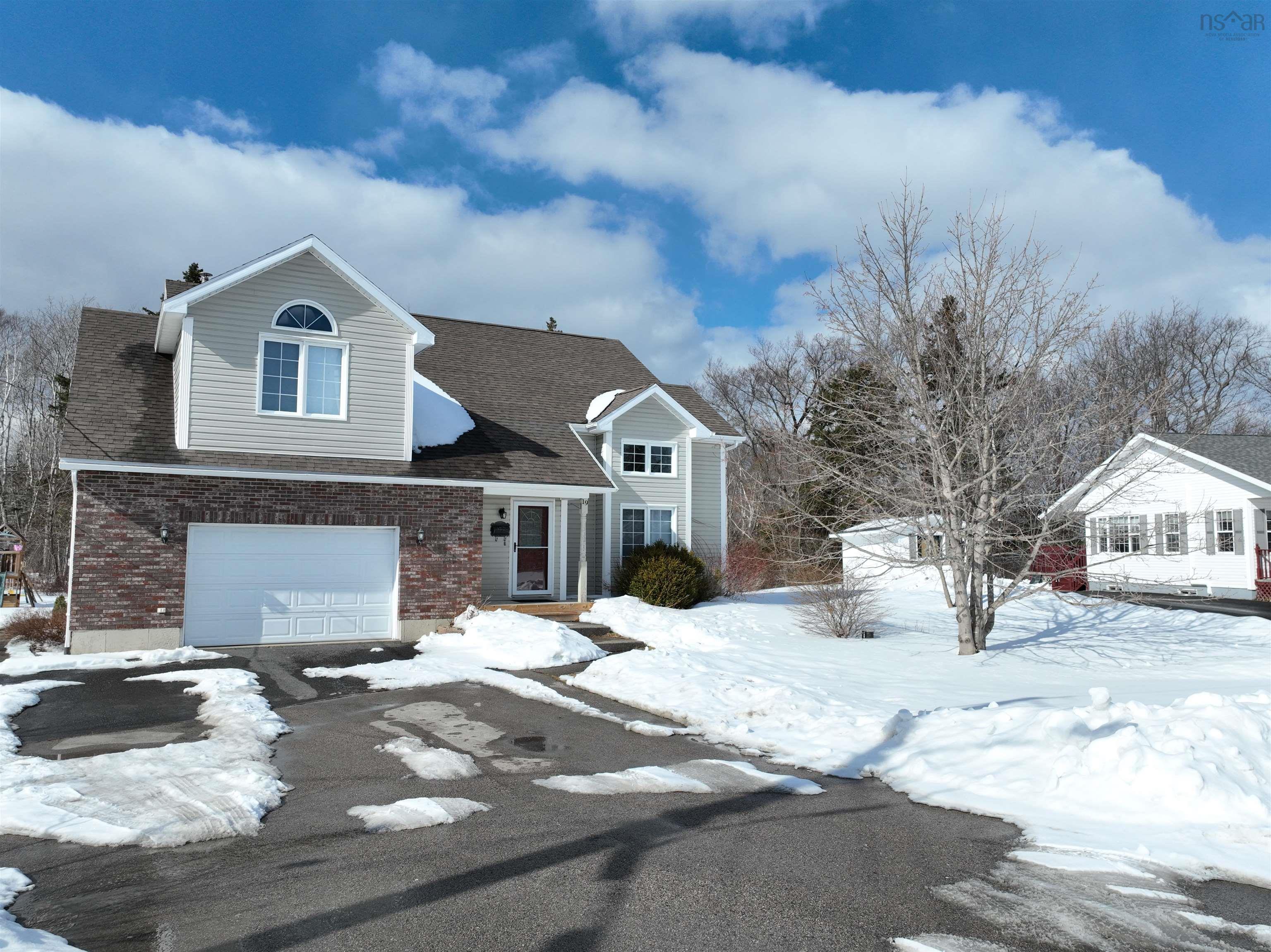 $449,000.00: 19 Petersfield Court, Westmount