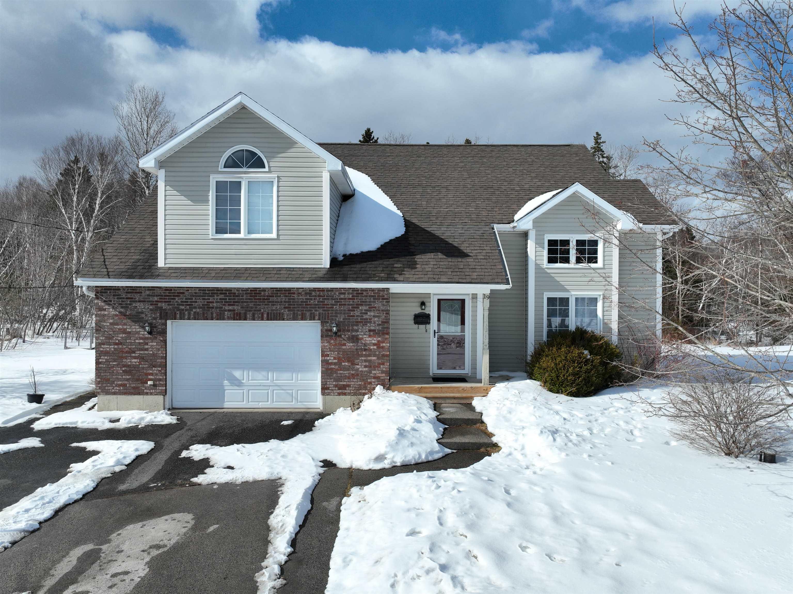 $449,000.00: 19 Petersfield Court, Westmount