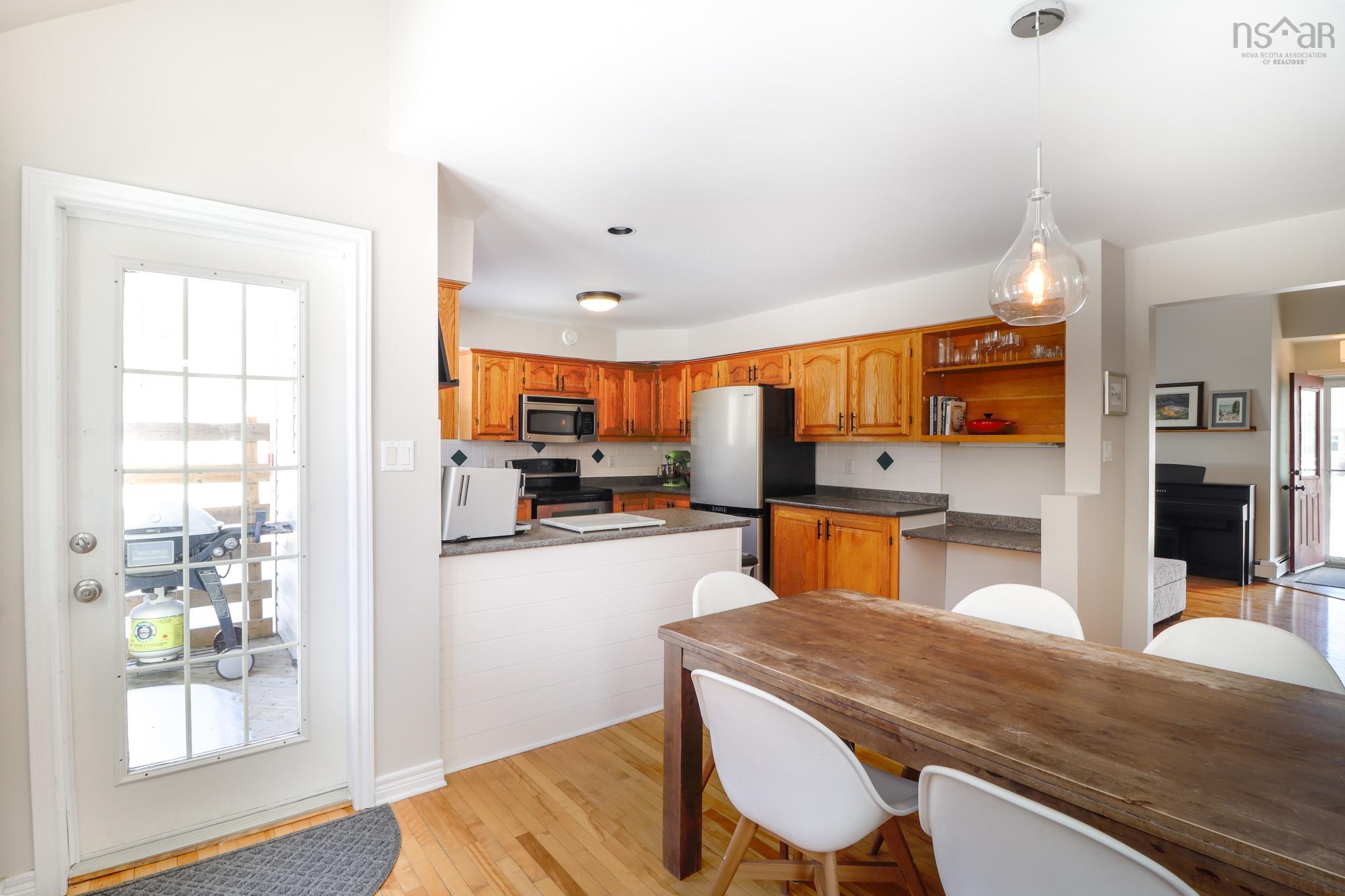 $449,000.00: 19 Petersfield Court, Westmount