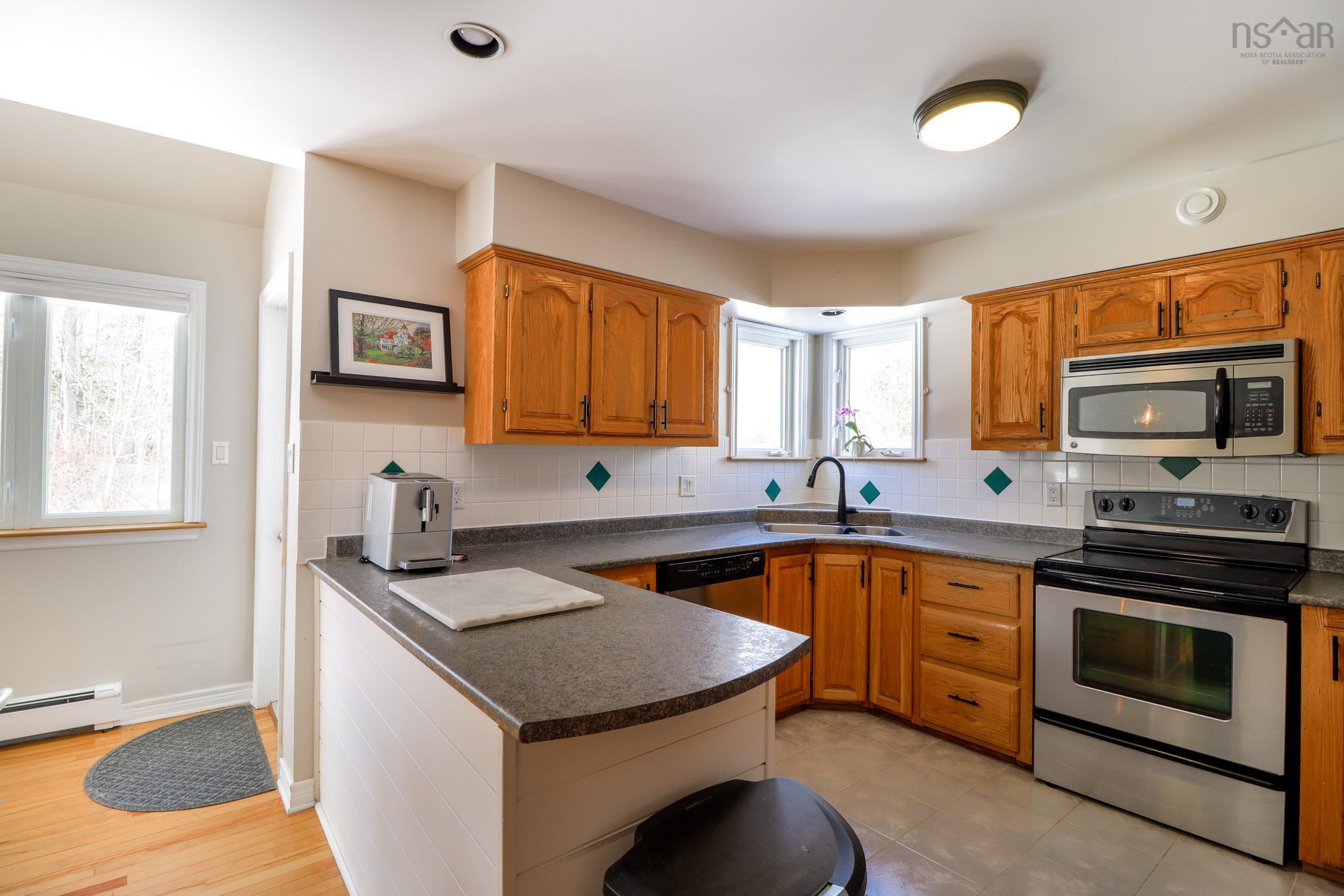 $449,000.00: 19 Petersfield Court, Westmount