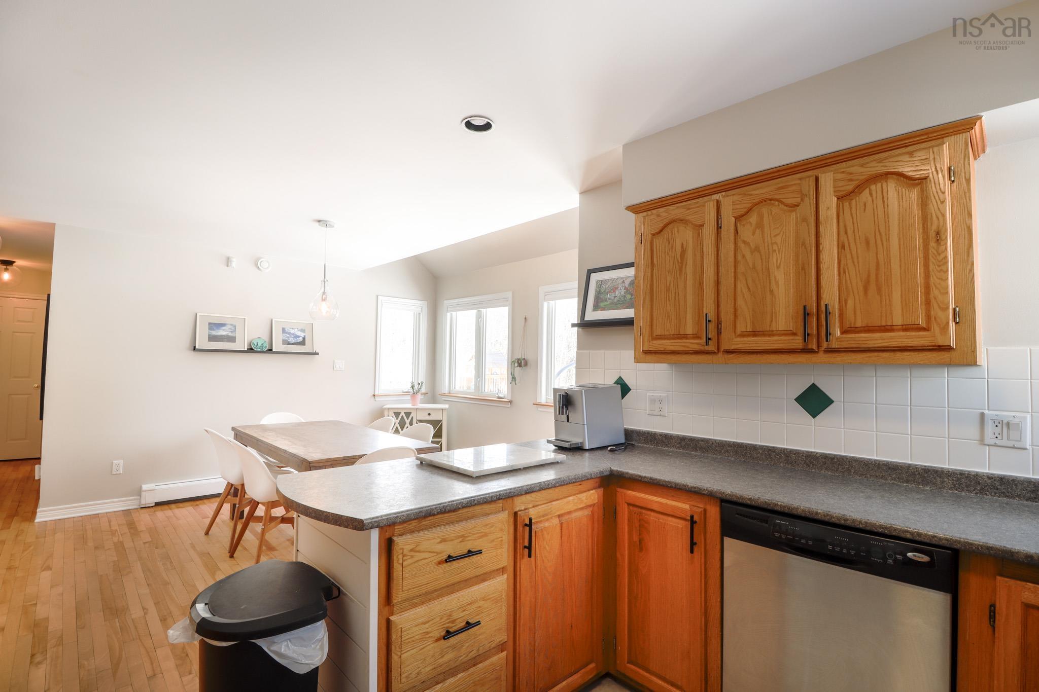 $449,000.00: 19 Petersfield Court, Westmount