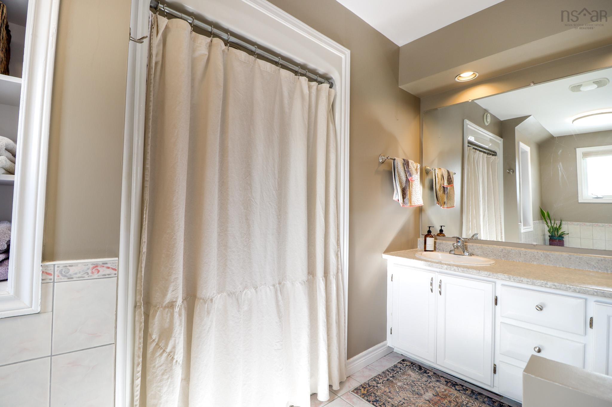 $449,000.00: 19 Petersfield Court, Westmount