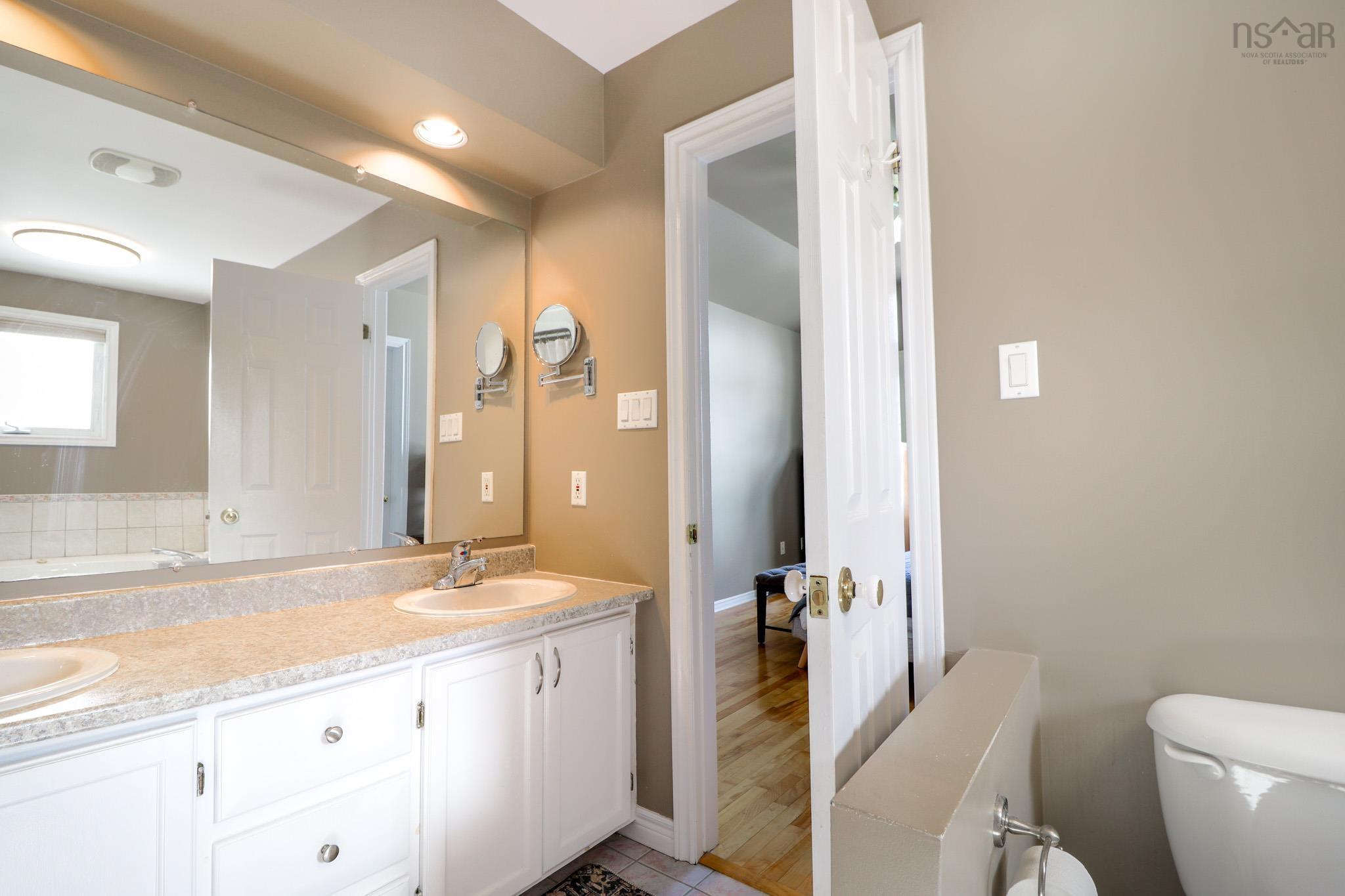 $449,000.00: 19 Petersfield Court, Westmount