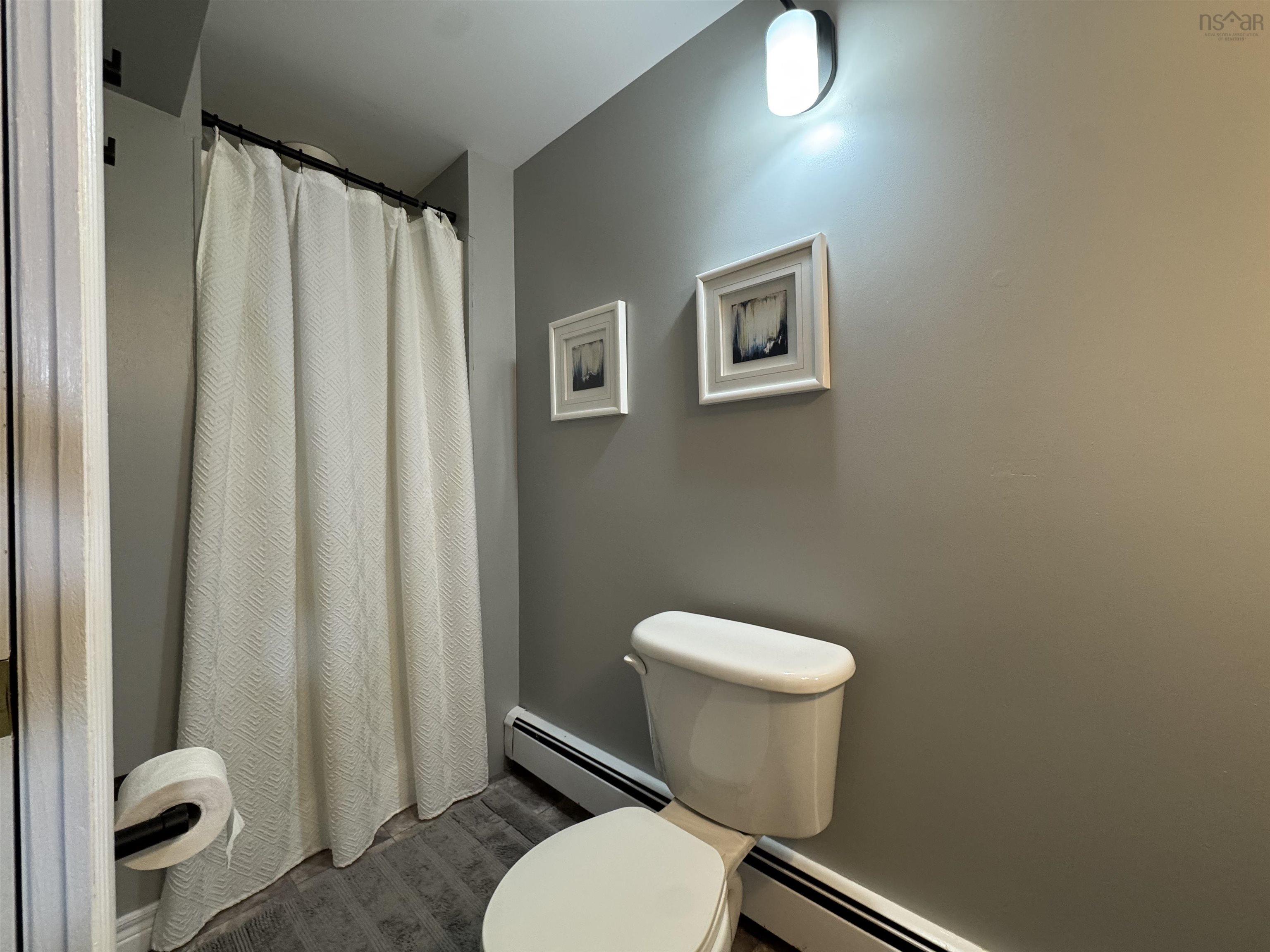 $449,000.00: 19 Petersfield Court, Westmount