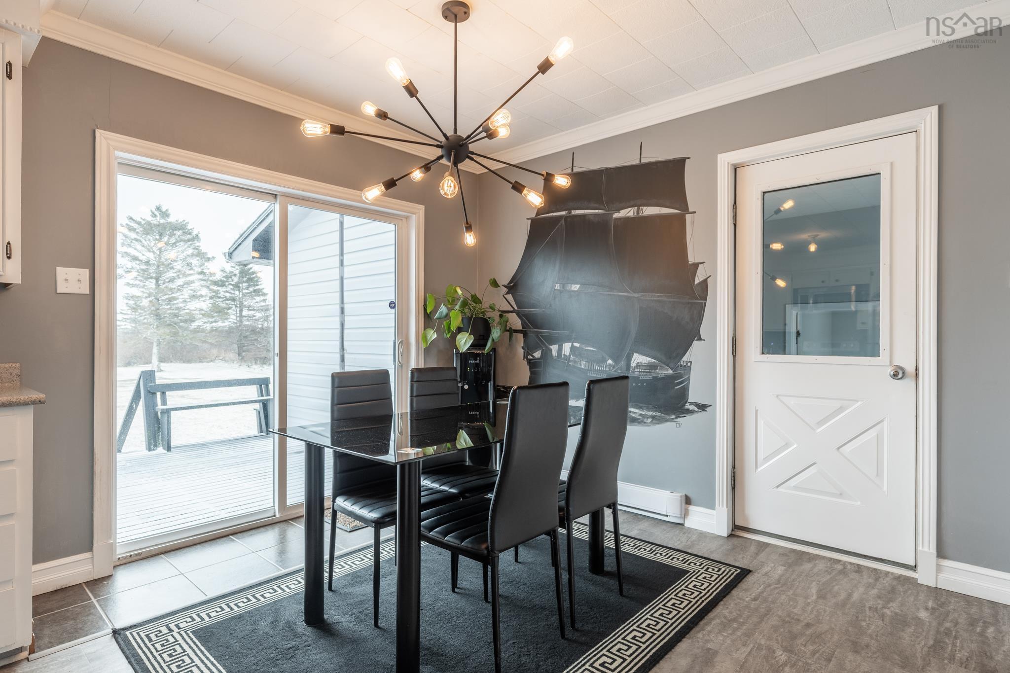 $399,000.00: 1290 1 Highway, Wellington