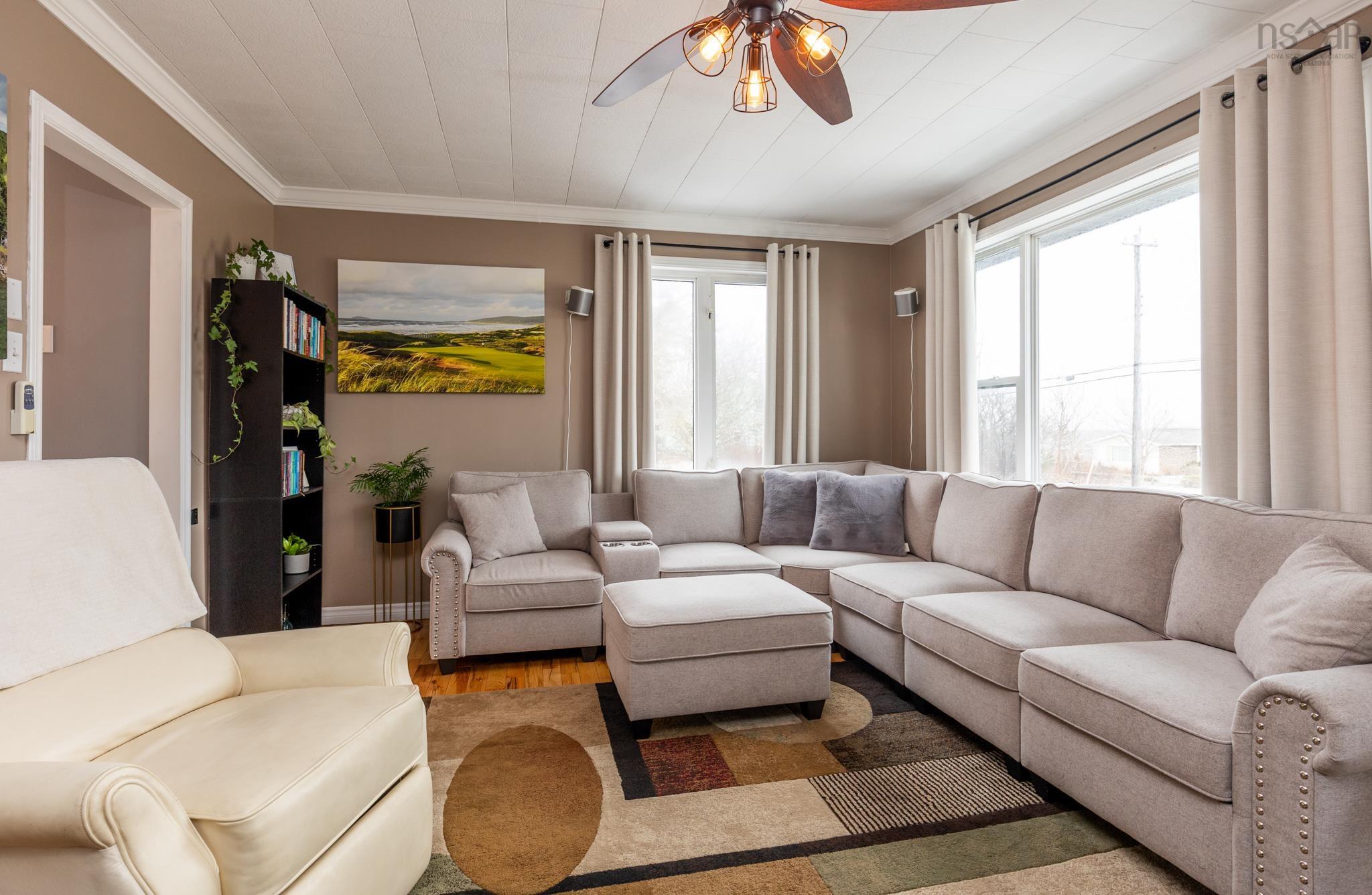 $399,000.00: 1290 1 Highway, Wellington