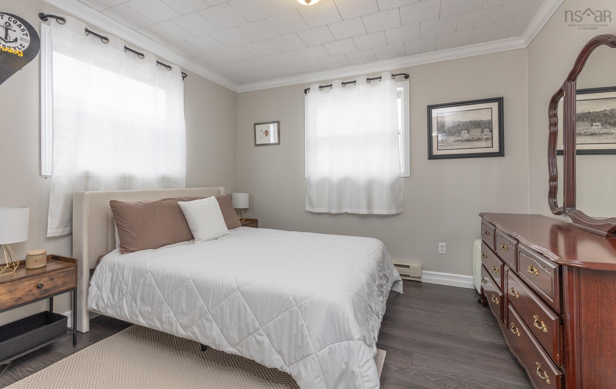 $399,000.00: 1290 1 Highway, Wellington