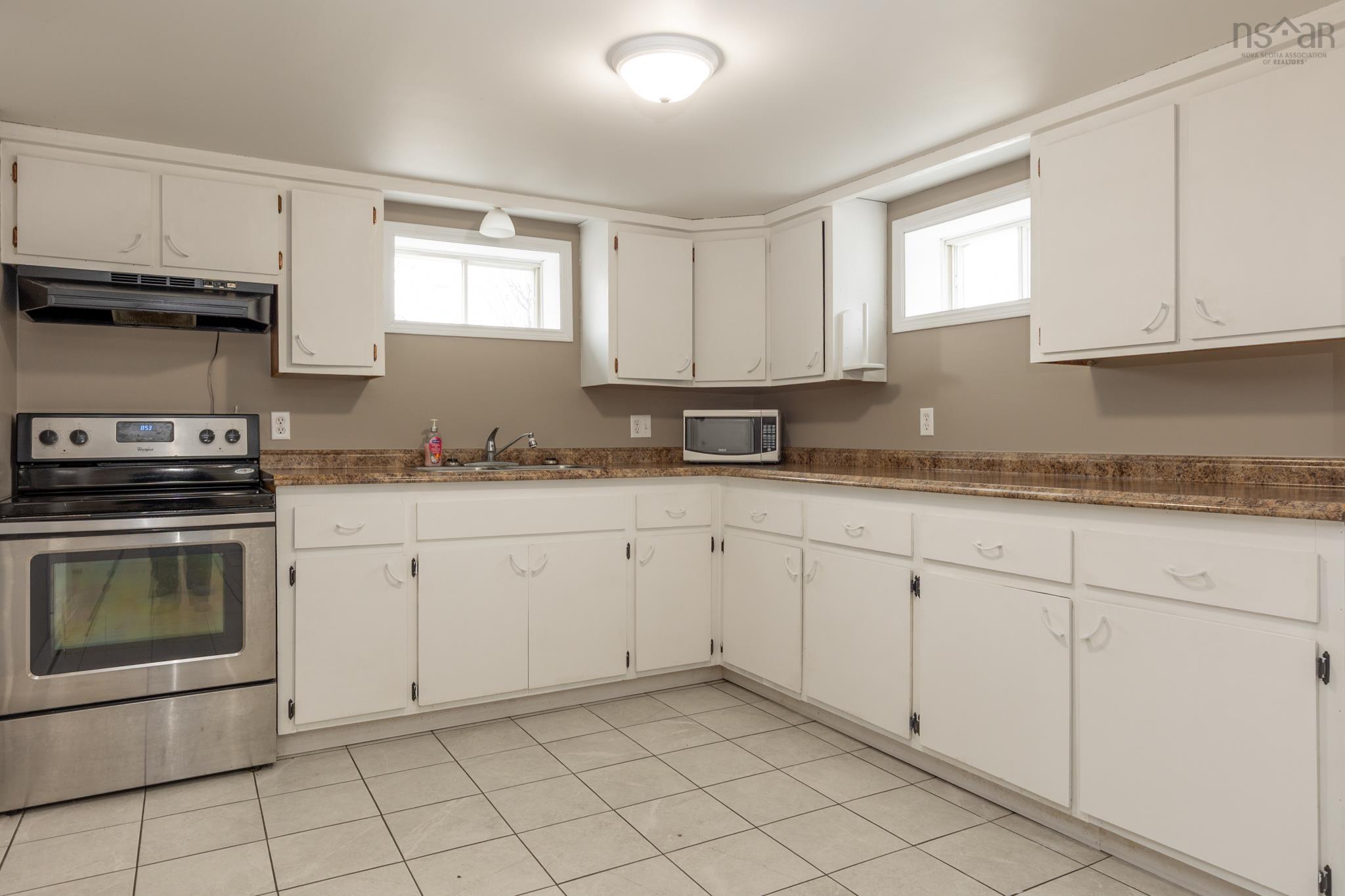 $399,000.00: 1290 1 Highway, Wellington