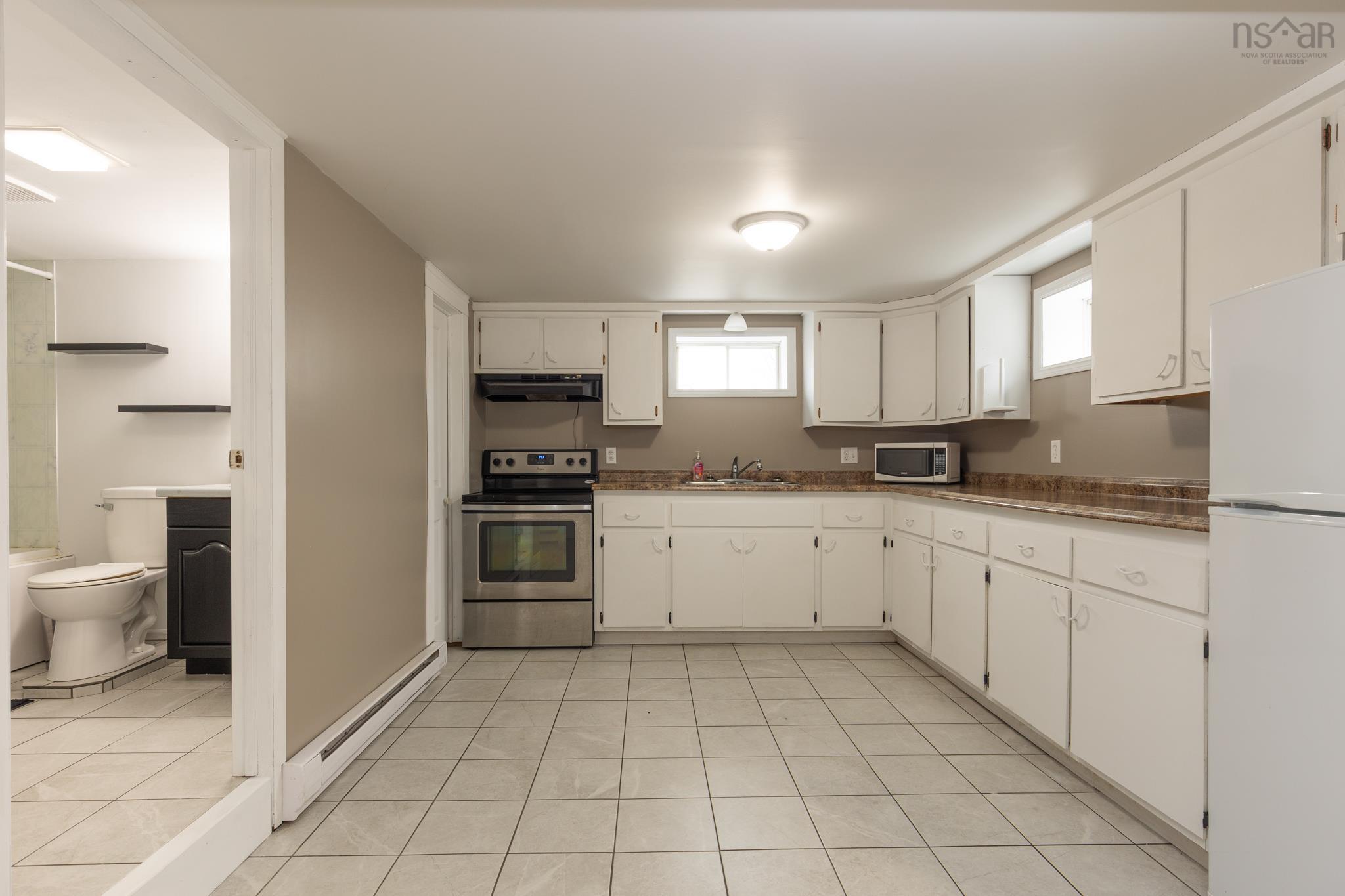 $399,000.00: 1290 1 Highway, Wellington