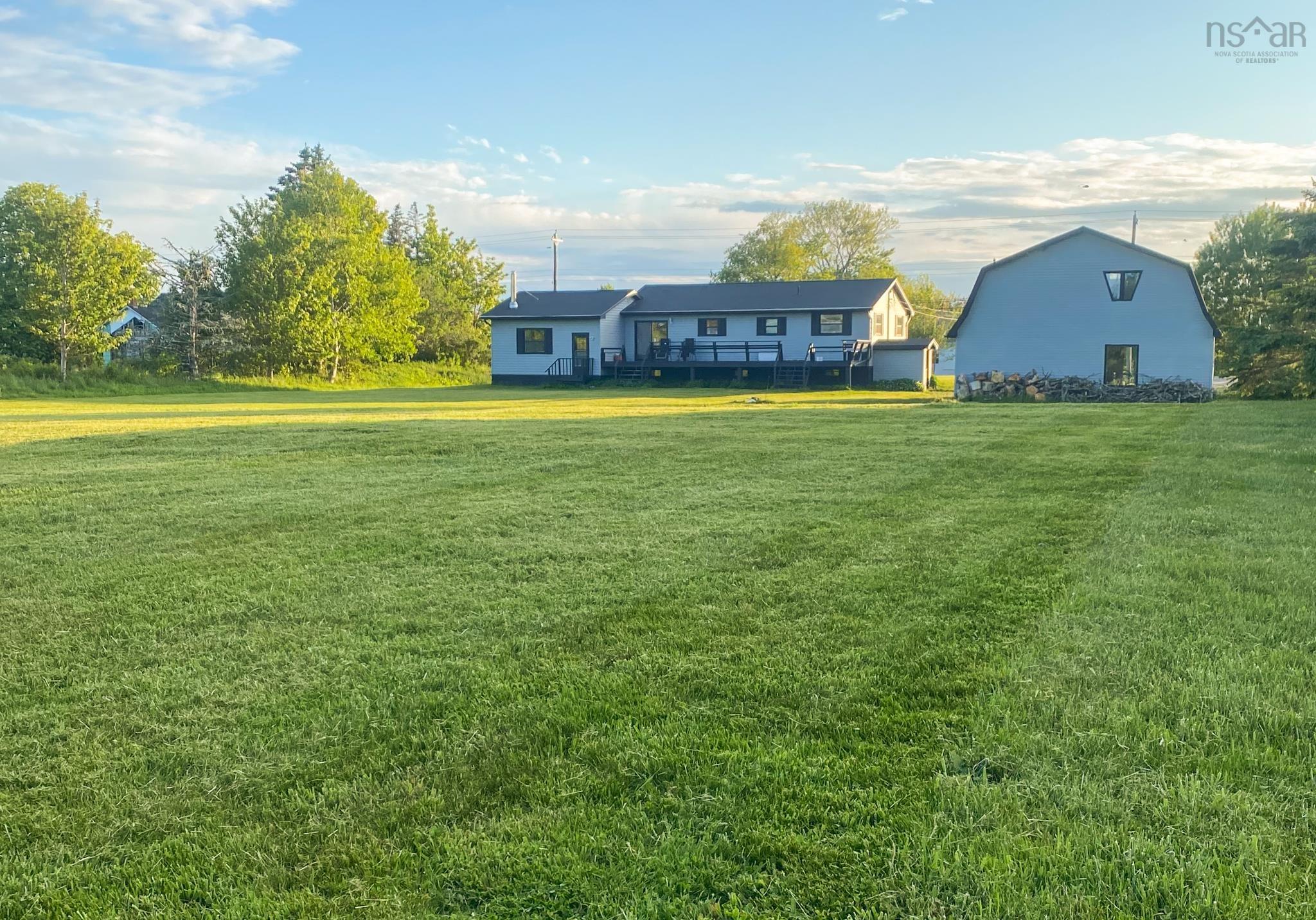 $399,000.00: 1290 1 Highway, Wellington