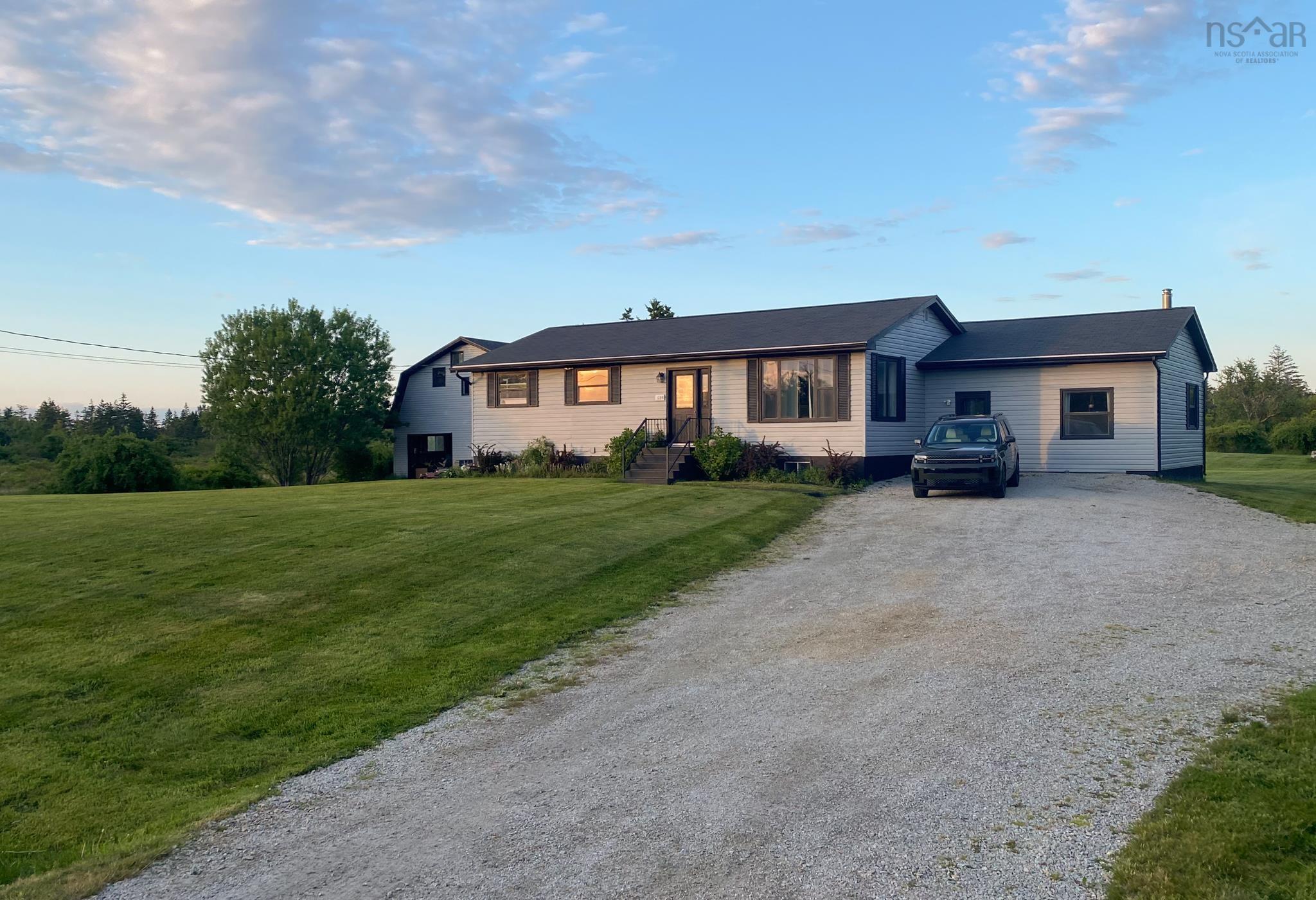 $399,000.00: 1290 1 Highway, Wellington