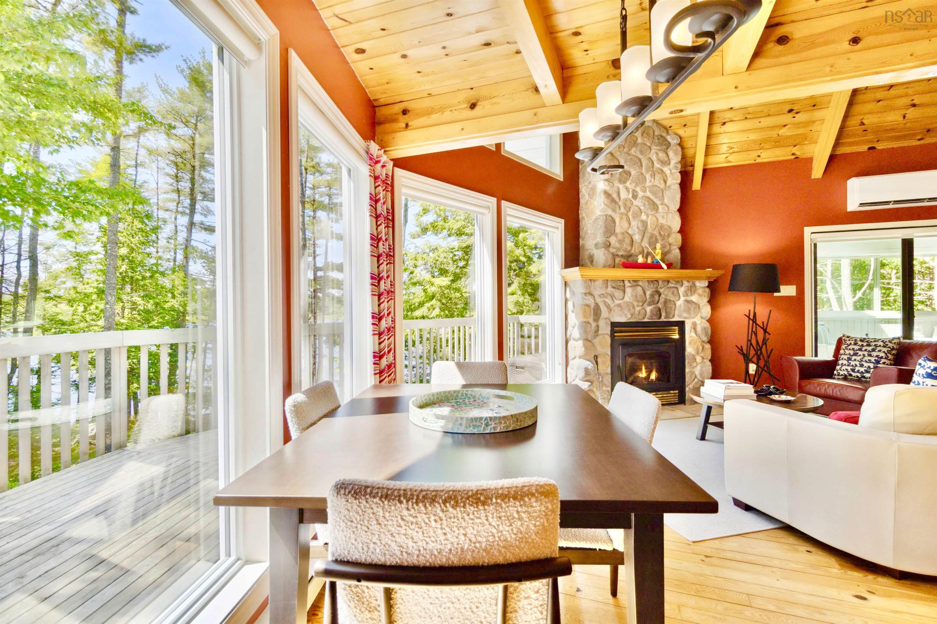 $969,900.00: 286 High Point Terrace, Molega North