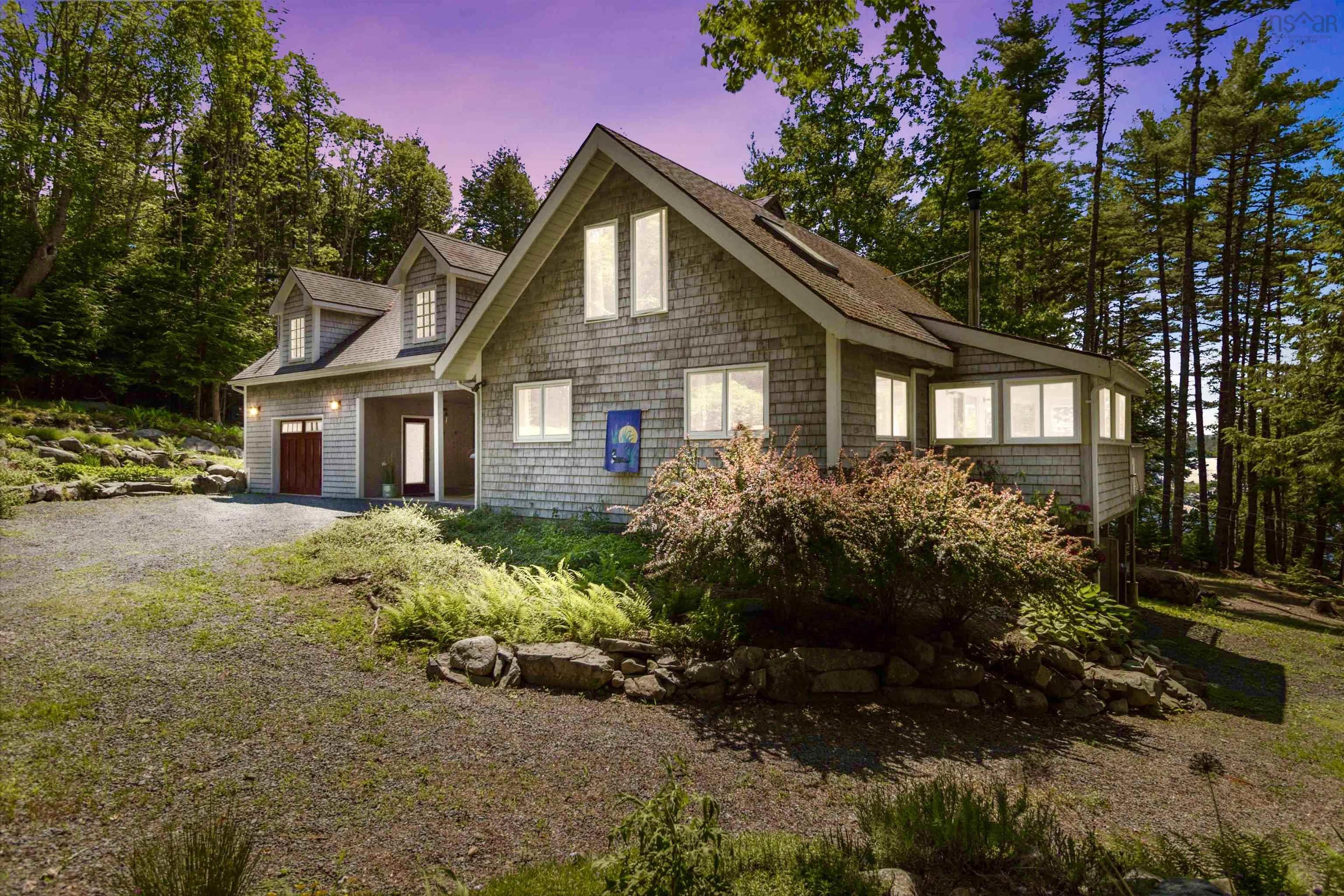 $969,900.00: 286 High Point Terrace, Molega North