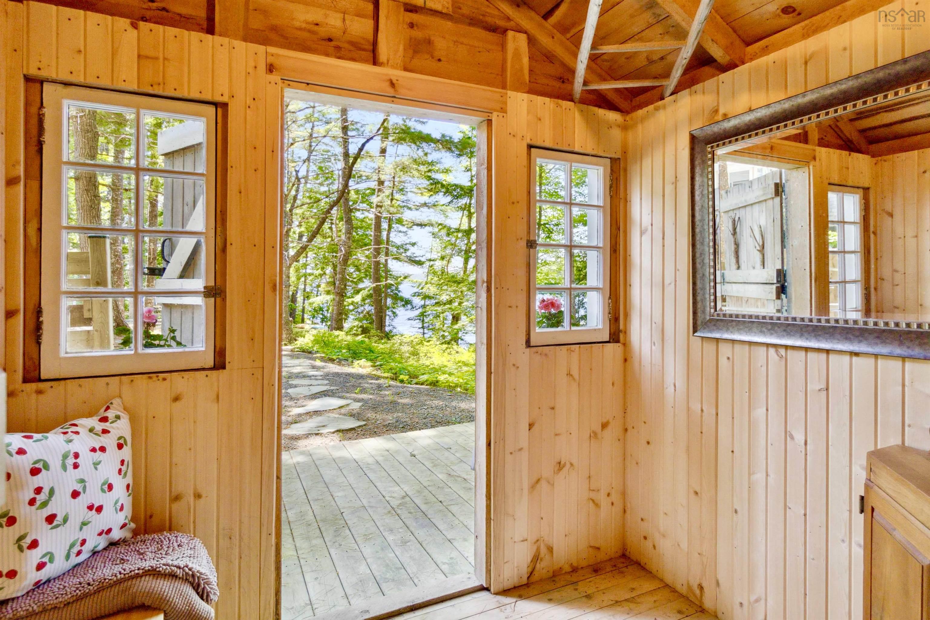 $969,900.00: 286 High Point Terrace, Molega North