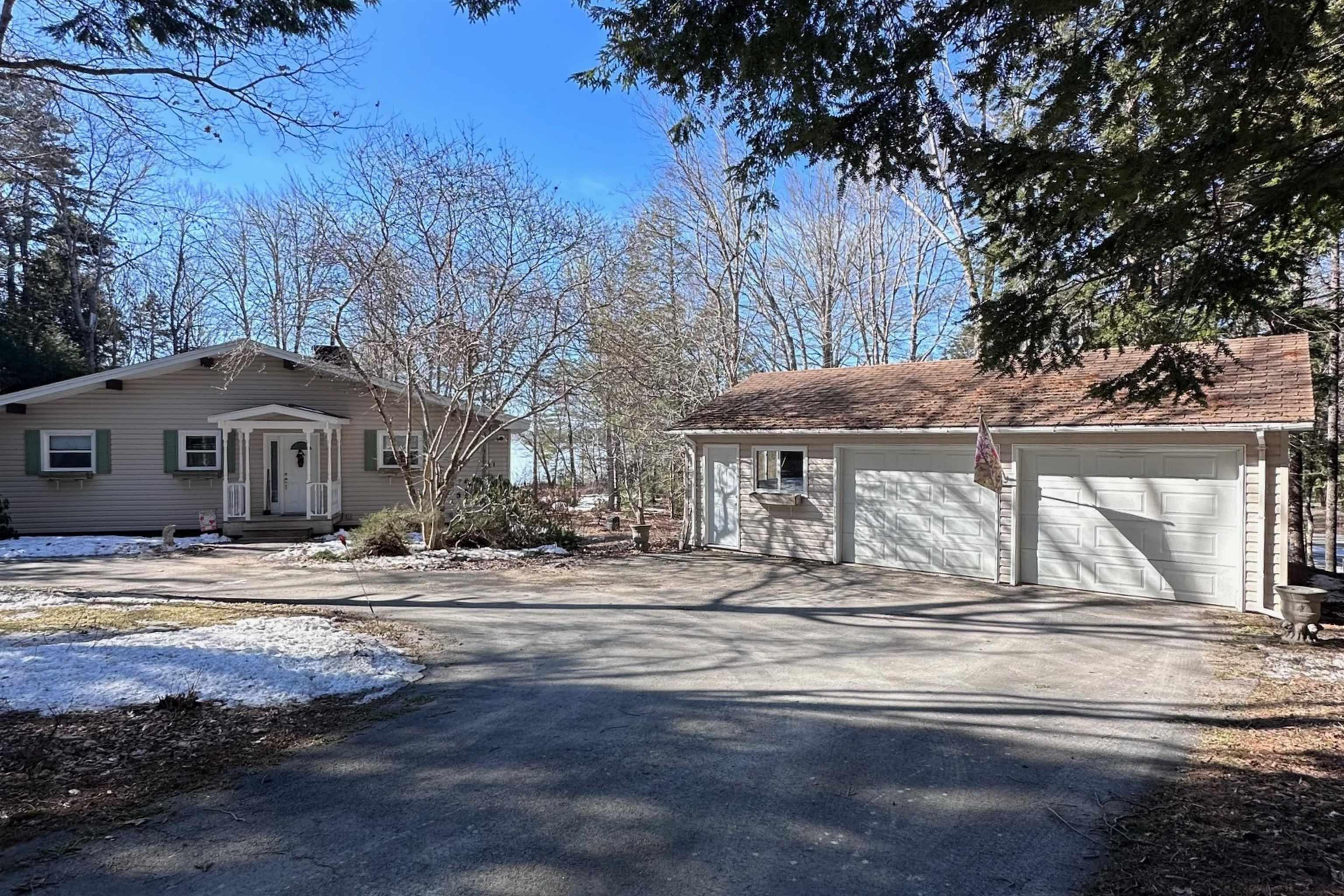 $637,000.00: 41 Lakeview Circle, Conquerall Mills
