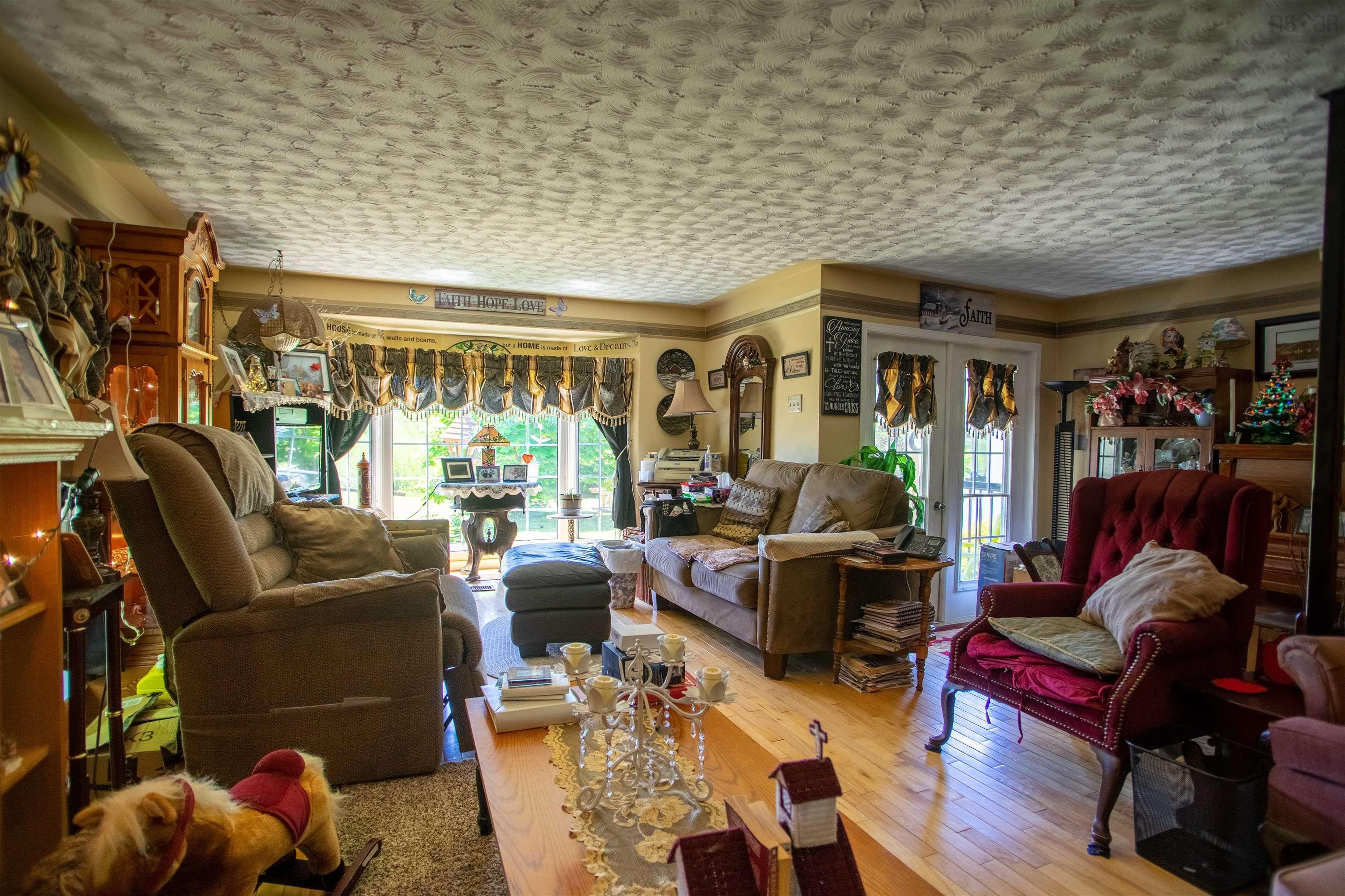 $419,900.00: 6536 Highway 340, Weymouth