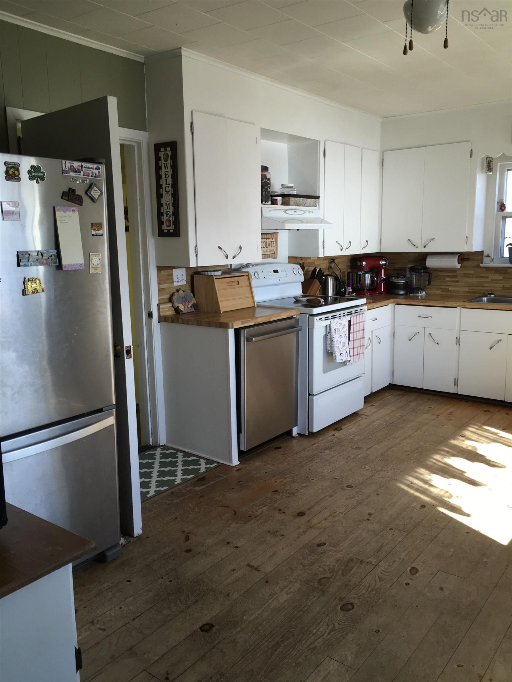 $275,000.00: 4008 Highway 332, Riverport