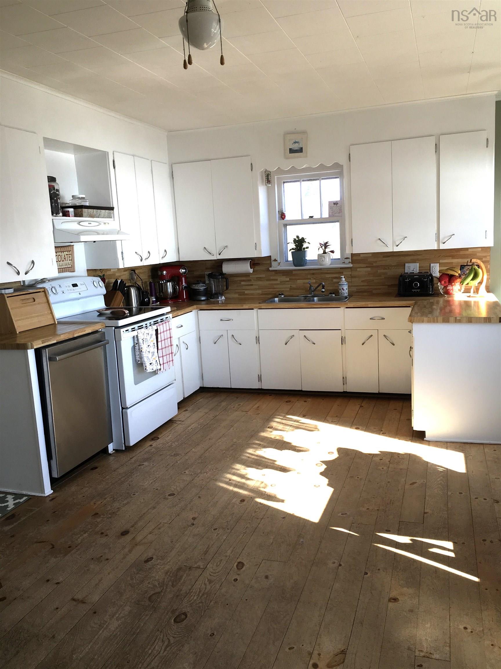 $275,000.00: 4008 Highway 332, Riverport