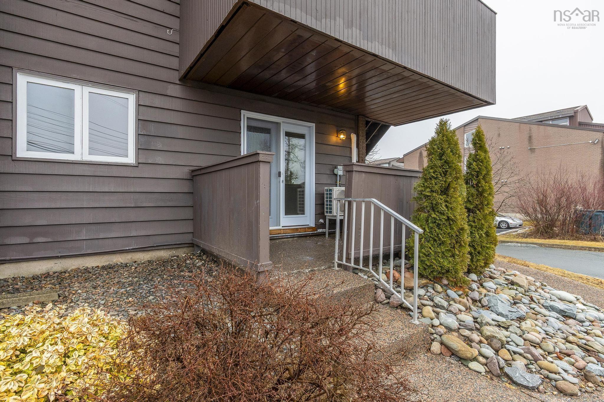 $379,900.00: 6 2 Rose Way, Dartmouth