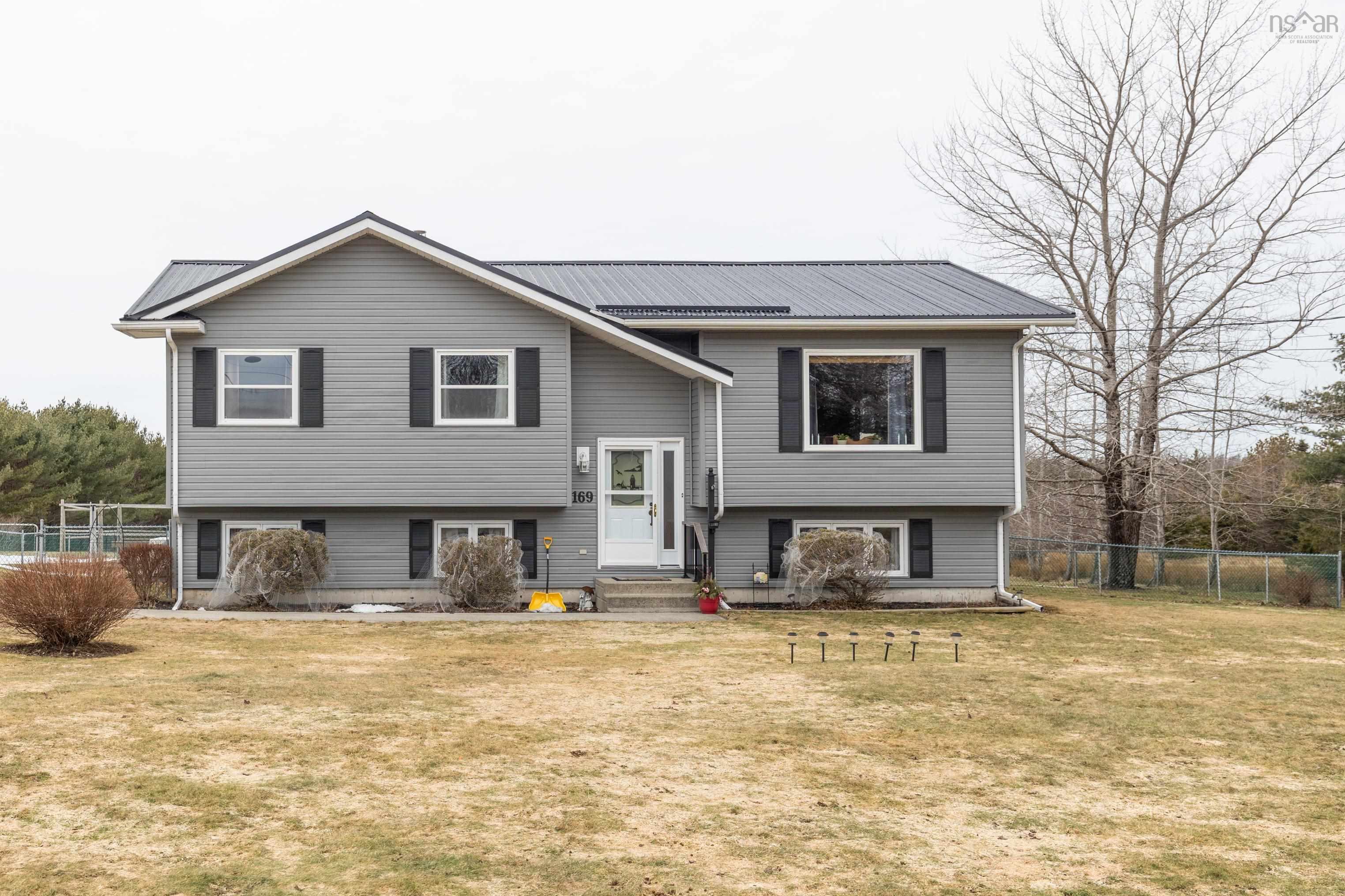 $429,900.00: 169 North Ohio Road, South Ohio