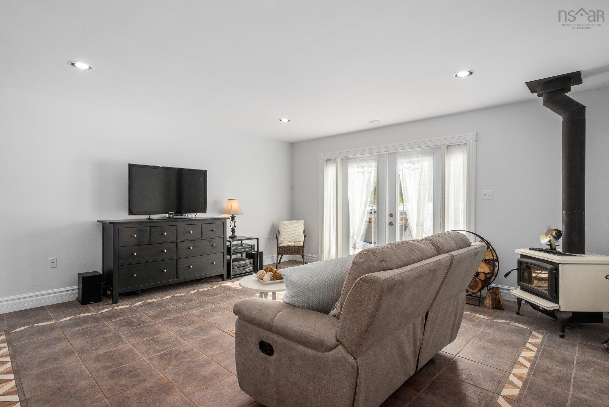 $579,900.00: 600 Delusion Road, Victoria Vale