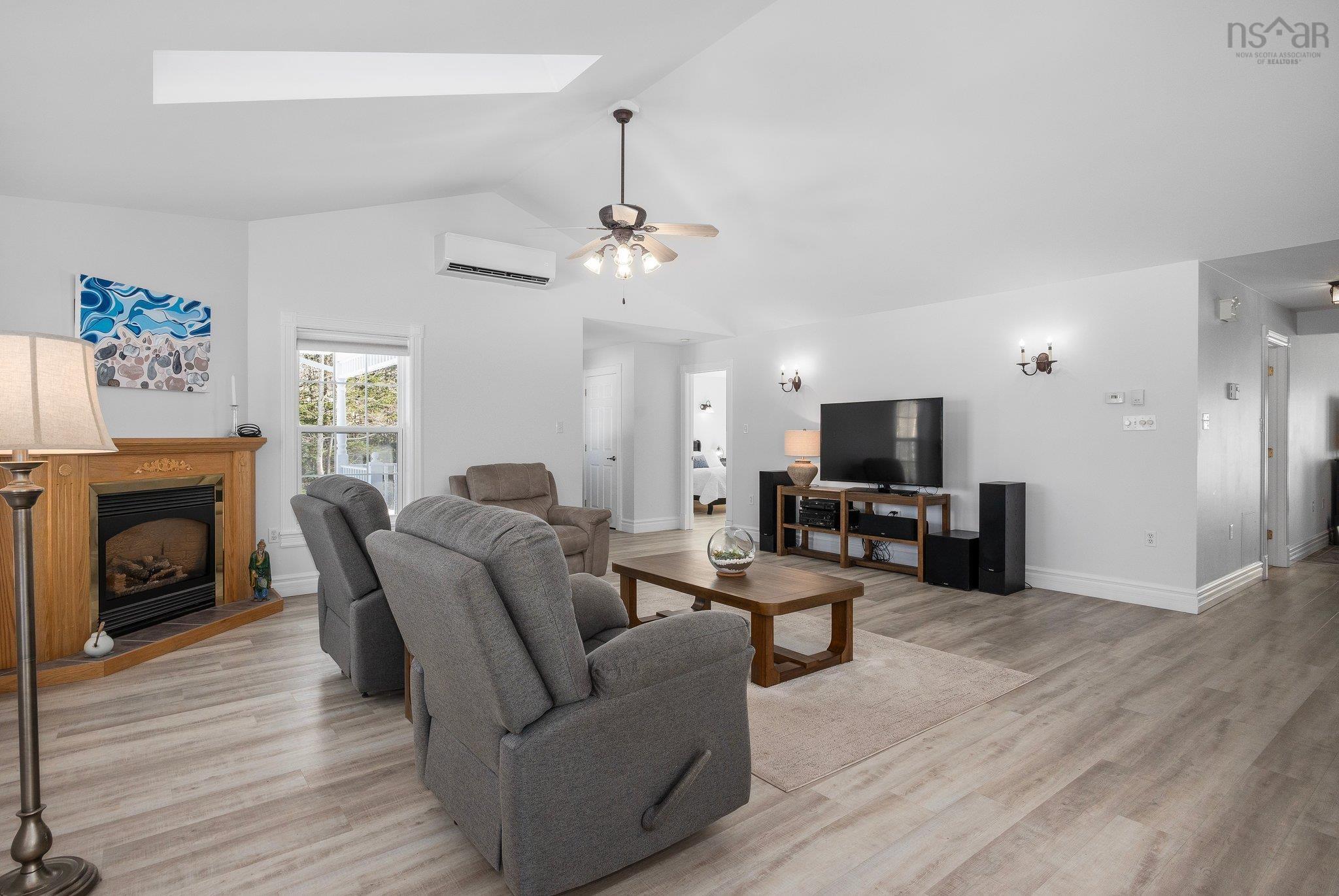 $579,900.00: 600 Delusion Road, Victoria Vale
