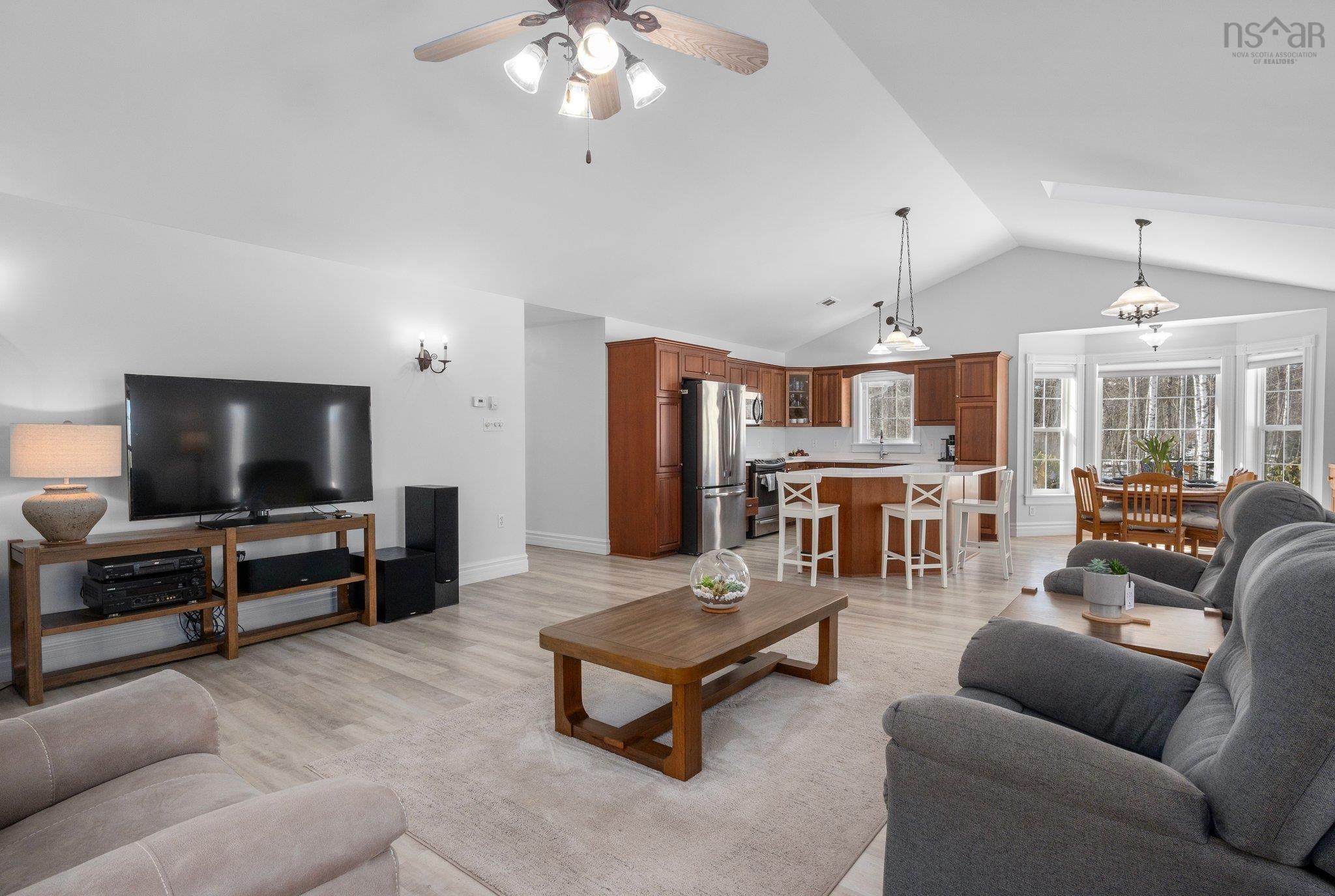 $579,900.00: 600 Delusion Road, Victoria Vale