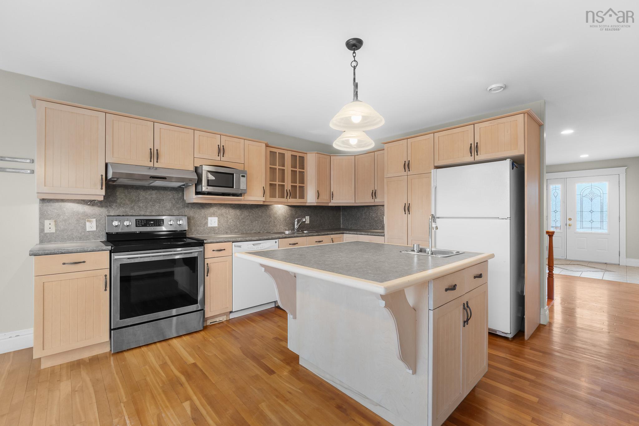 $640,000.00: 21 Leeward Lane, East Lawrencetown