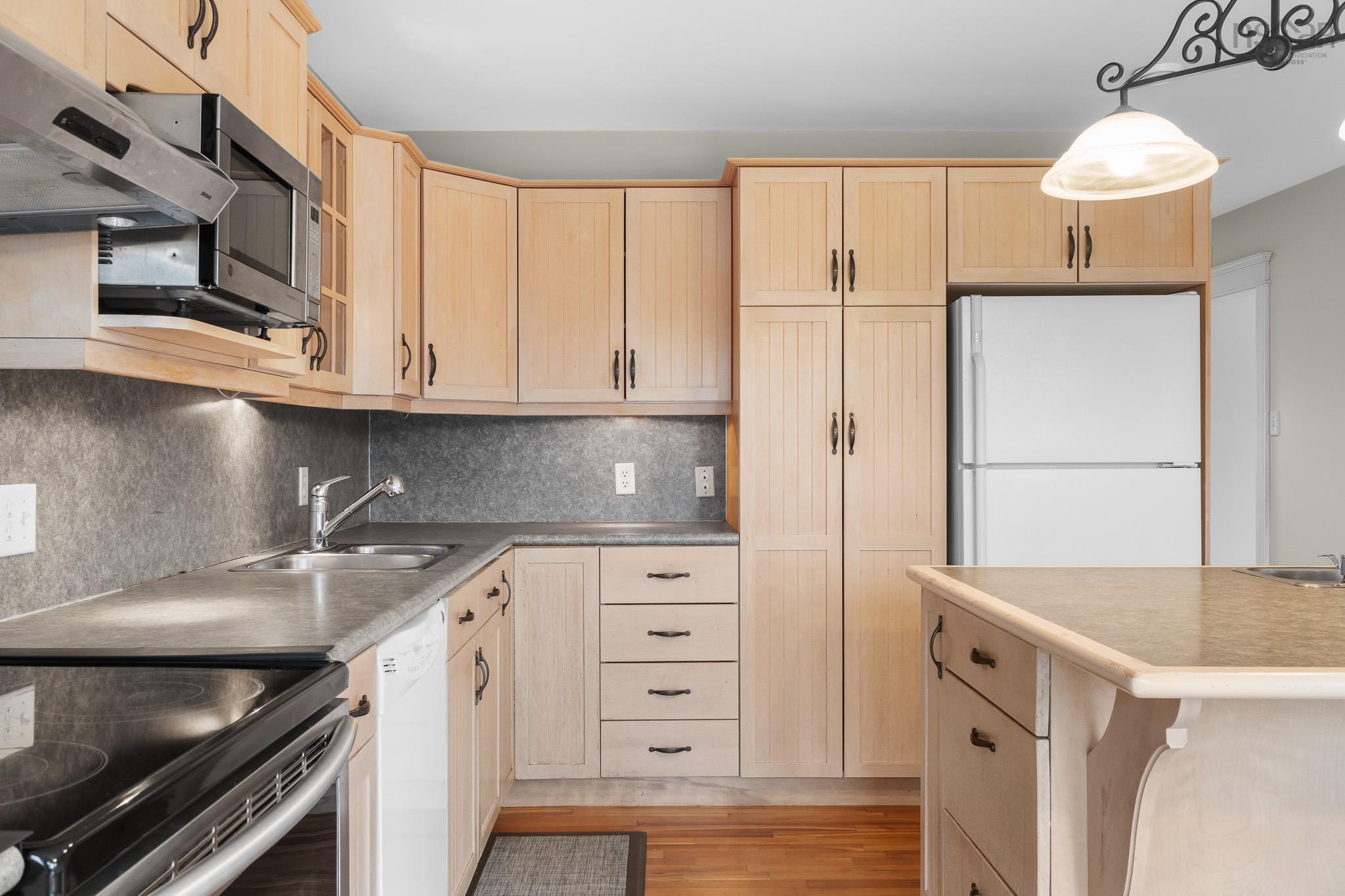 $640,000.00: 21 Leeward Lane, East Lawrencetown