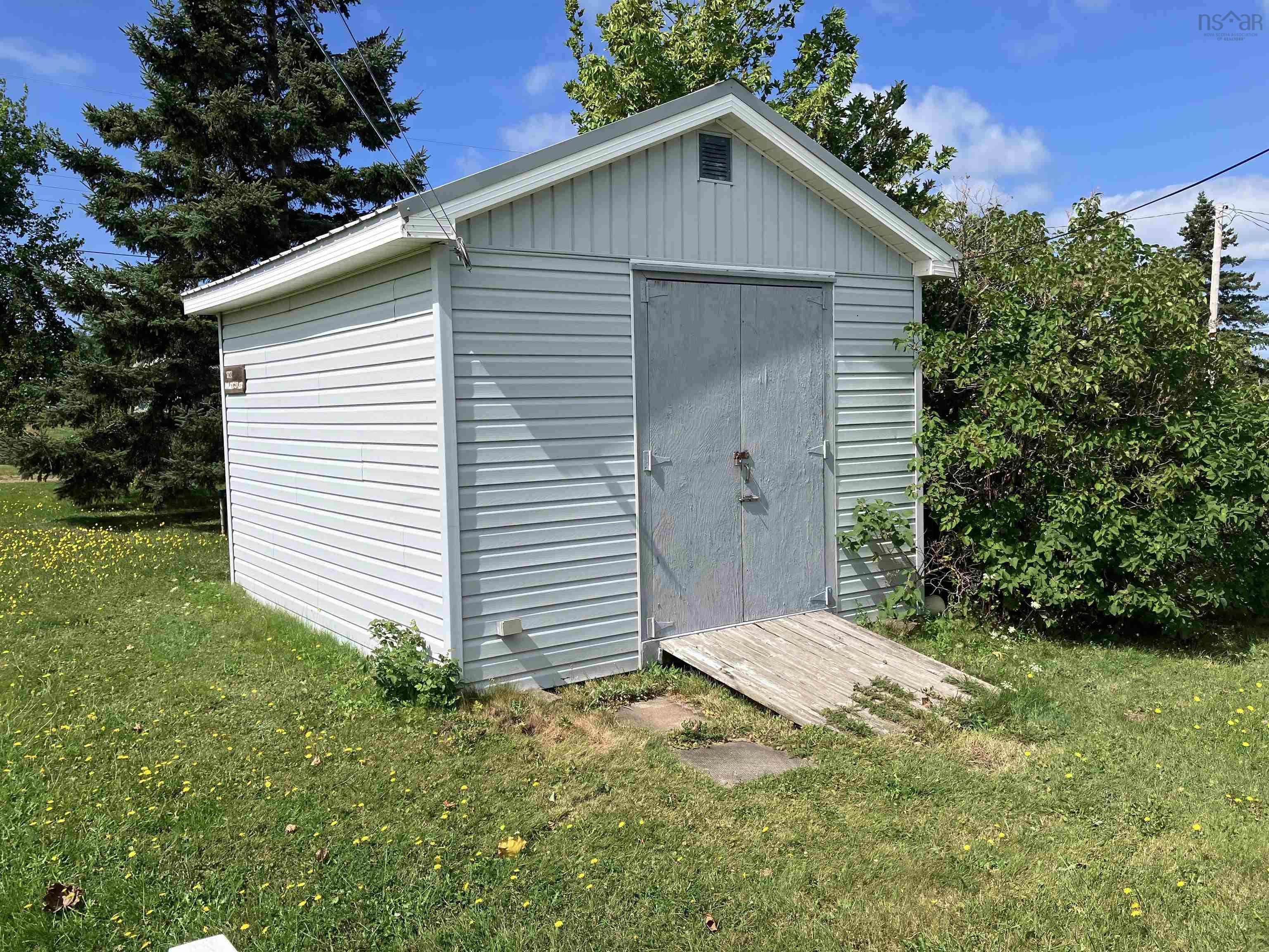 $339,900.00: 52 Poplar Lane, Brule Point