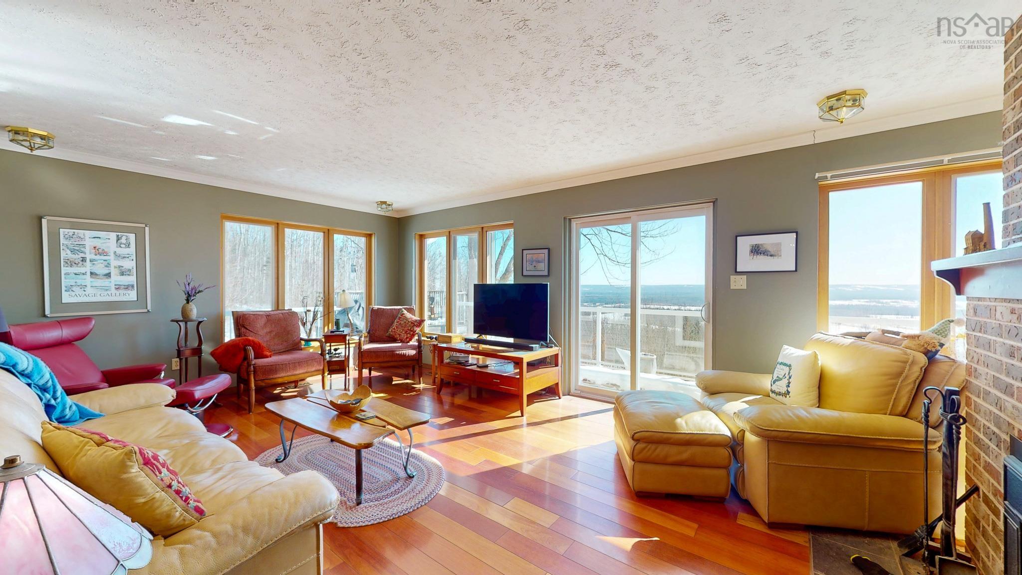 $799,000.00: 8 Foleaze Park Drive, Brow Of The Mountain