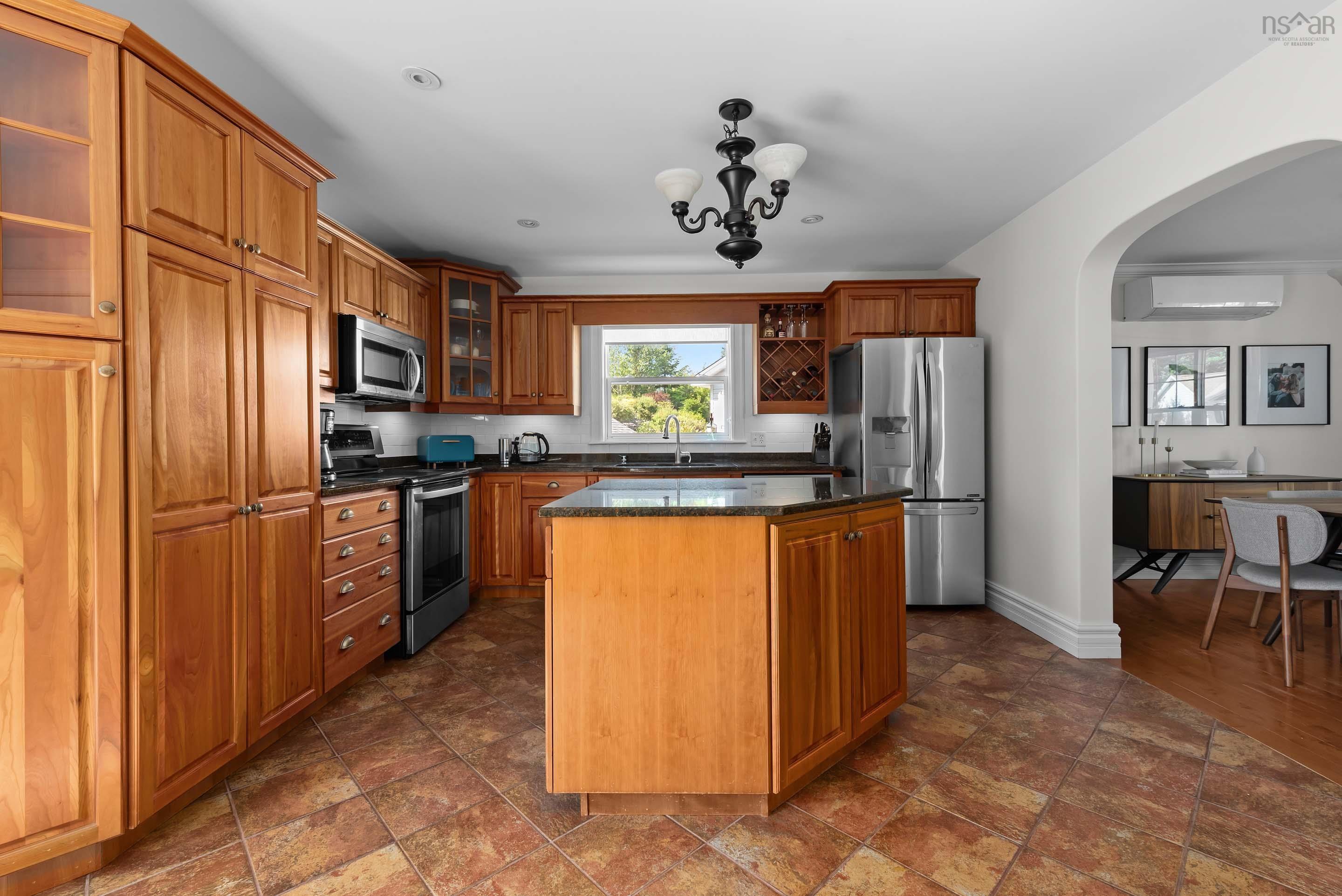 $679,900.00: 23 White Dove Court, Halifax