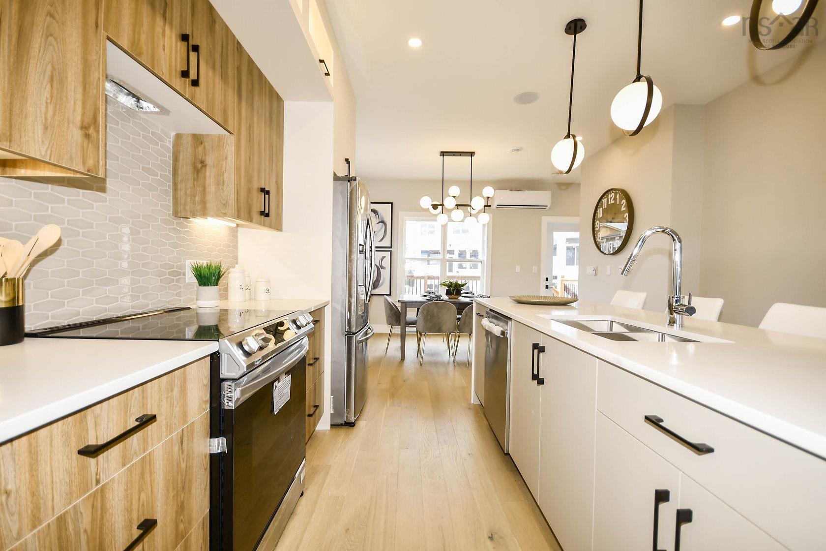 $699,900.00: 6-82 259 Marketway Lane, Timberlea