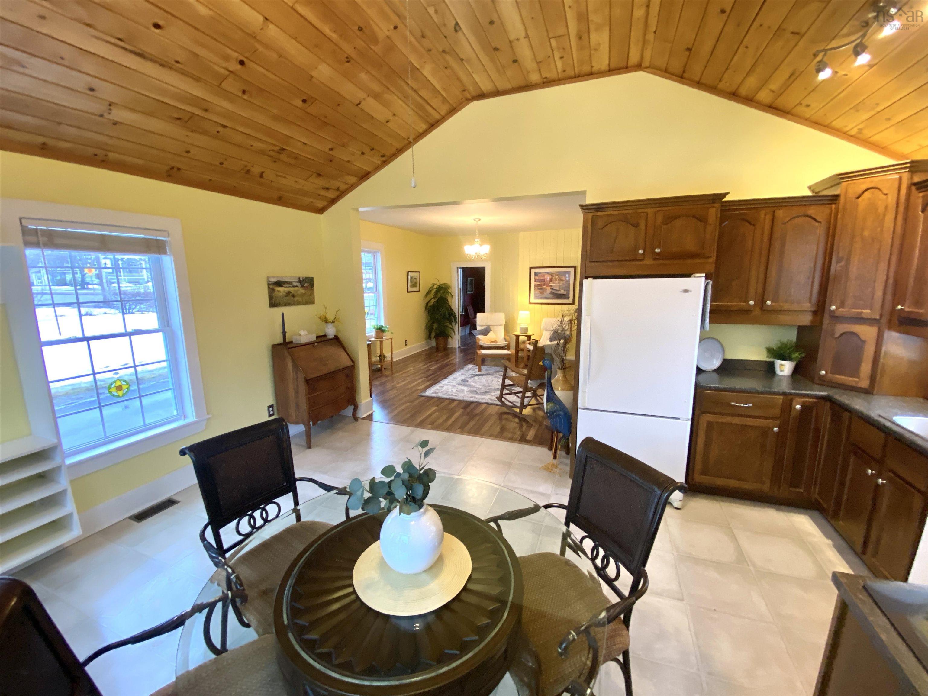 $262,000.00: 4009 Eastern Avenue, Parrsboro