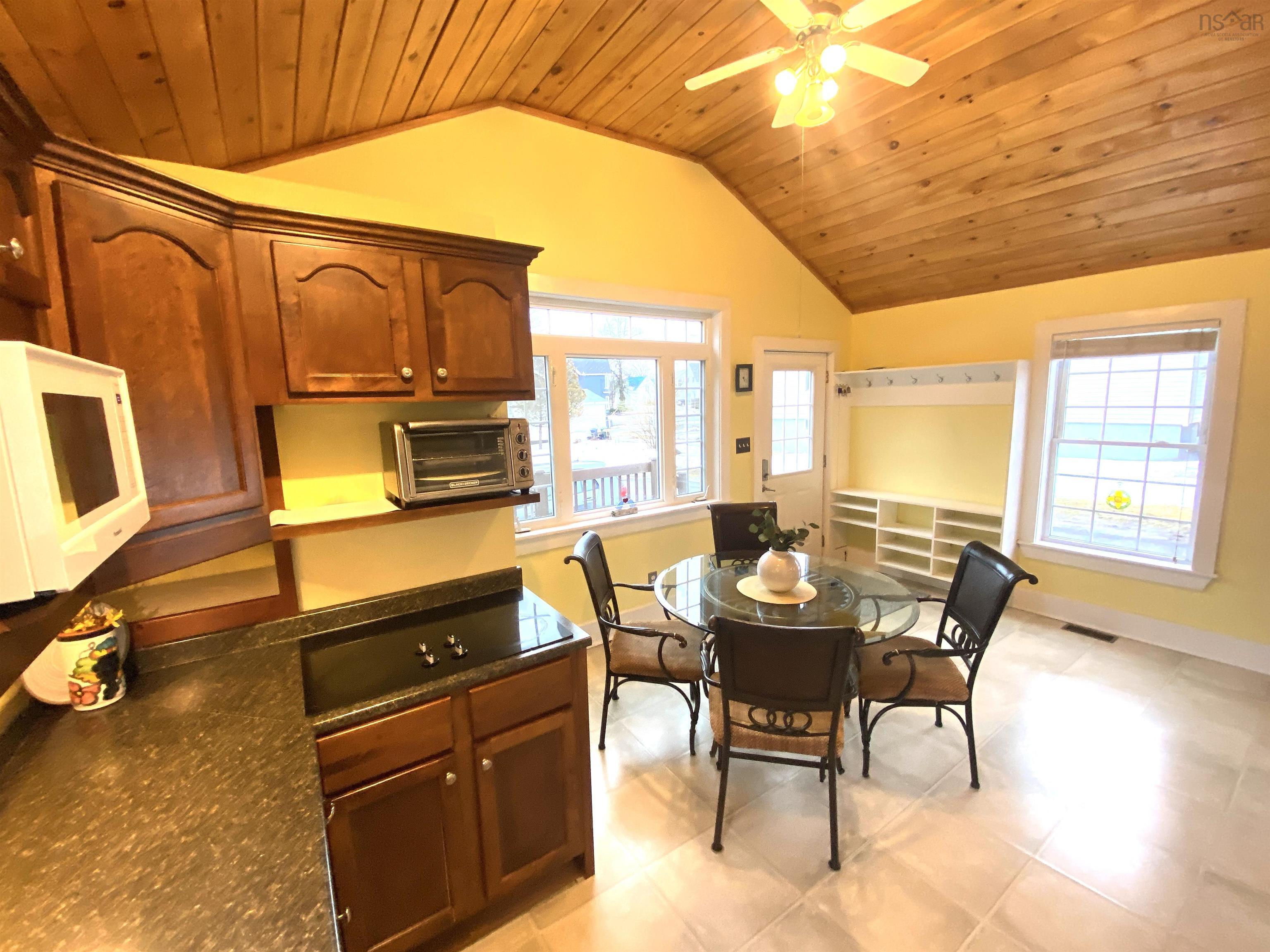$262,000.00: 4009 Eastern Avenue, Parrsboro