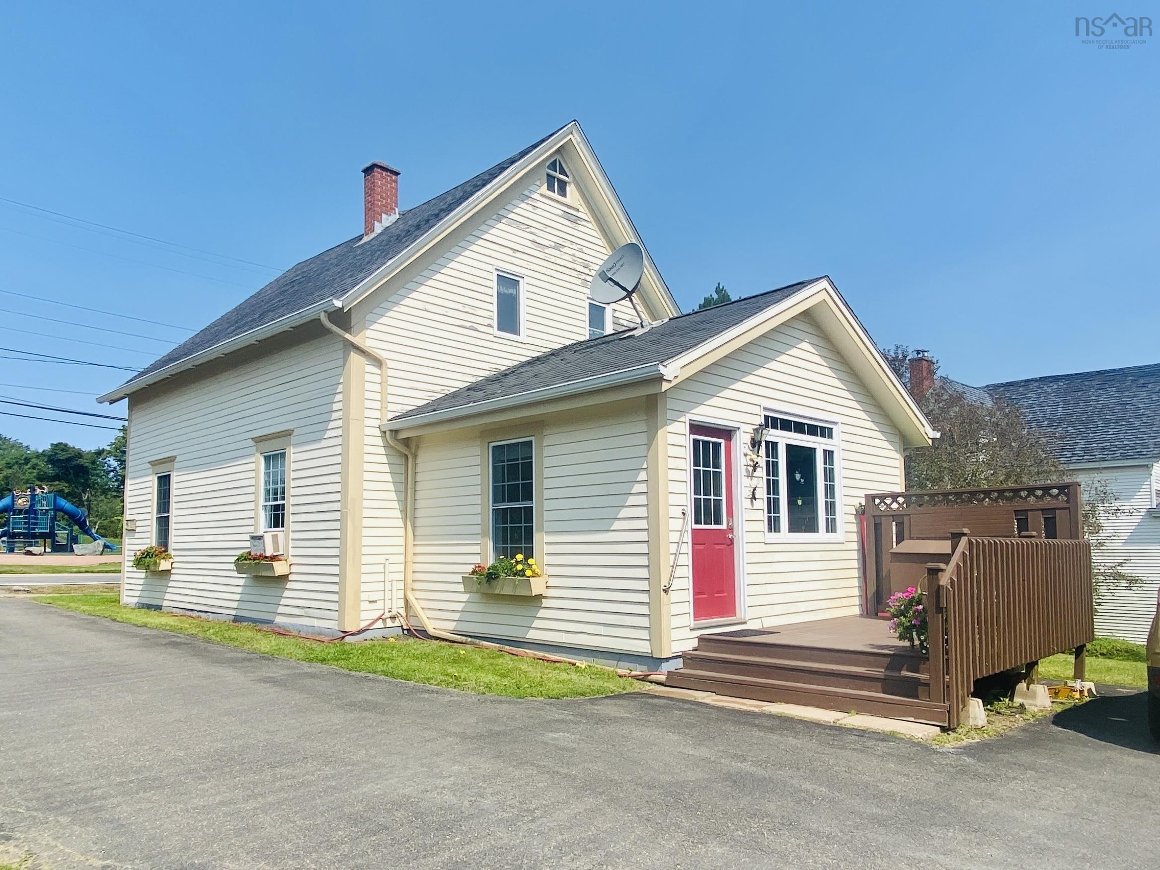 $262,000.00: 4009 Eastern Avenue, Parrsboro