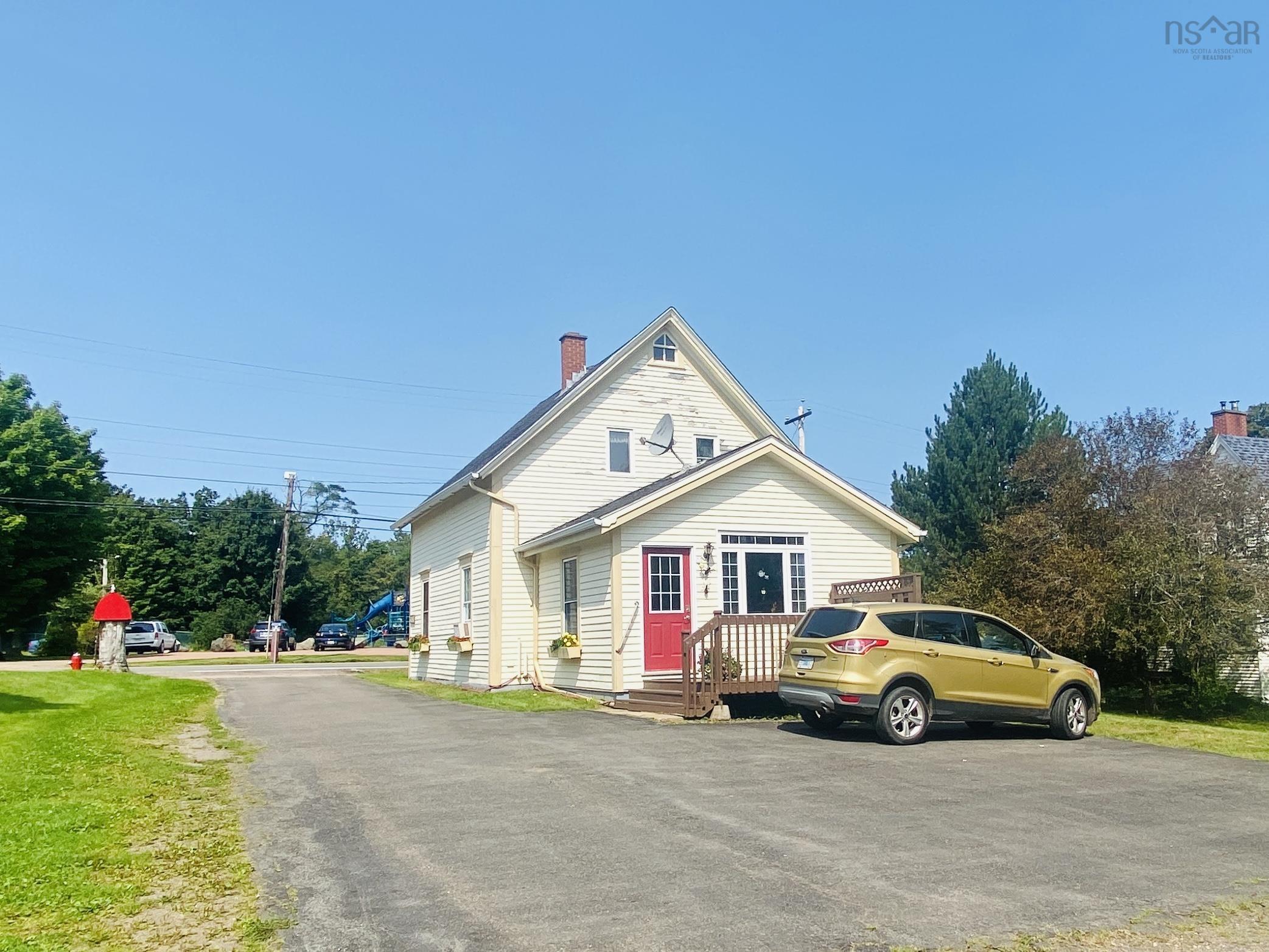 $262,000.00: 4009 Eastern Avenue, Parrsboro
