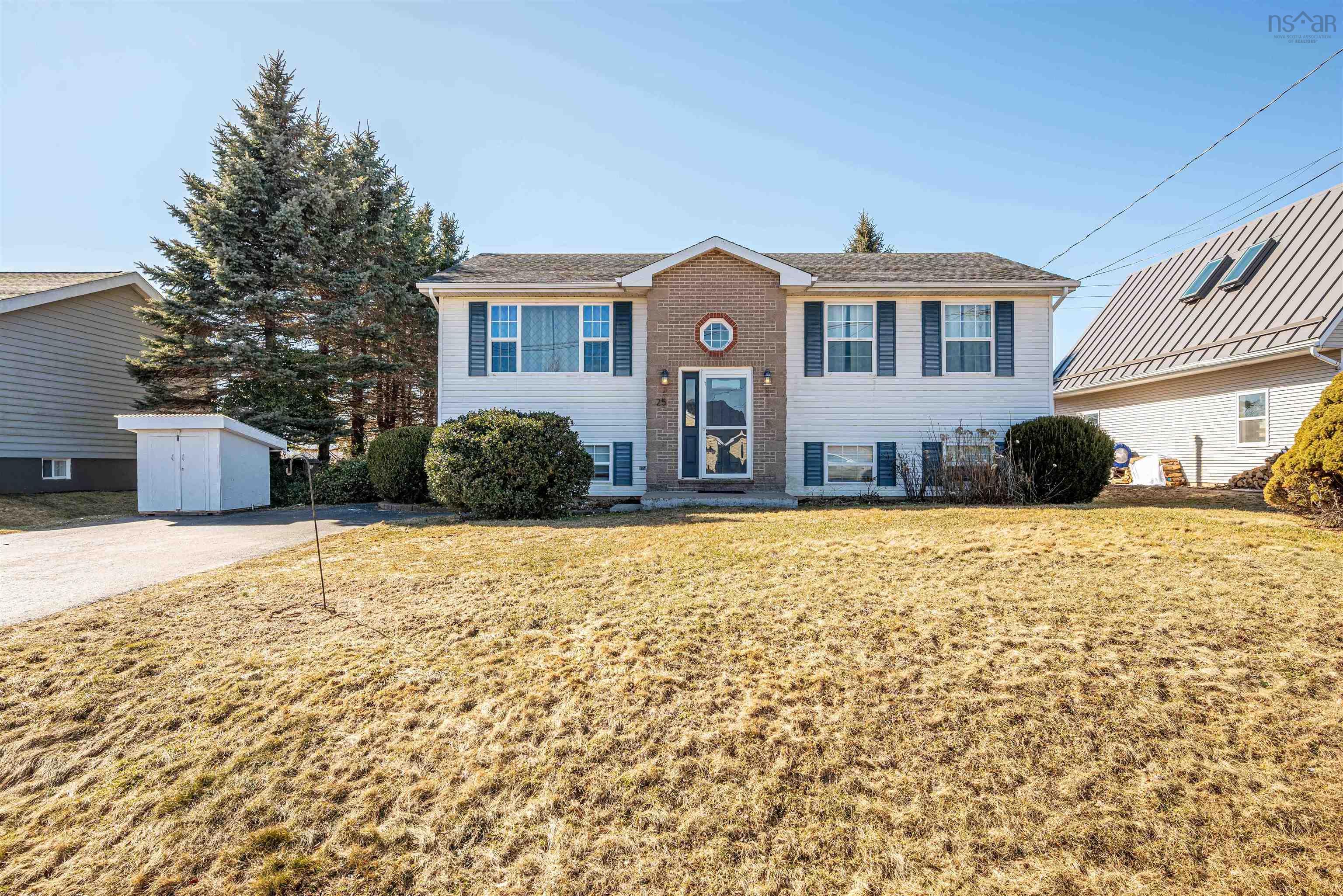 $399,900.00: 25 Kingsview Drive, Windsor