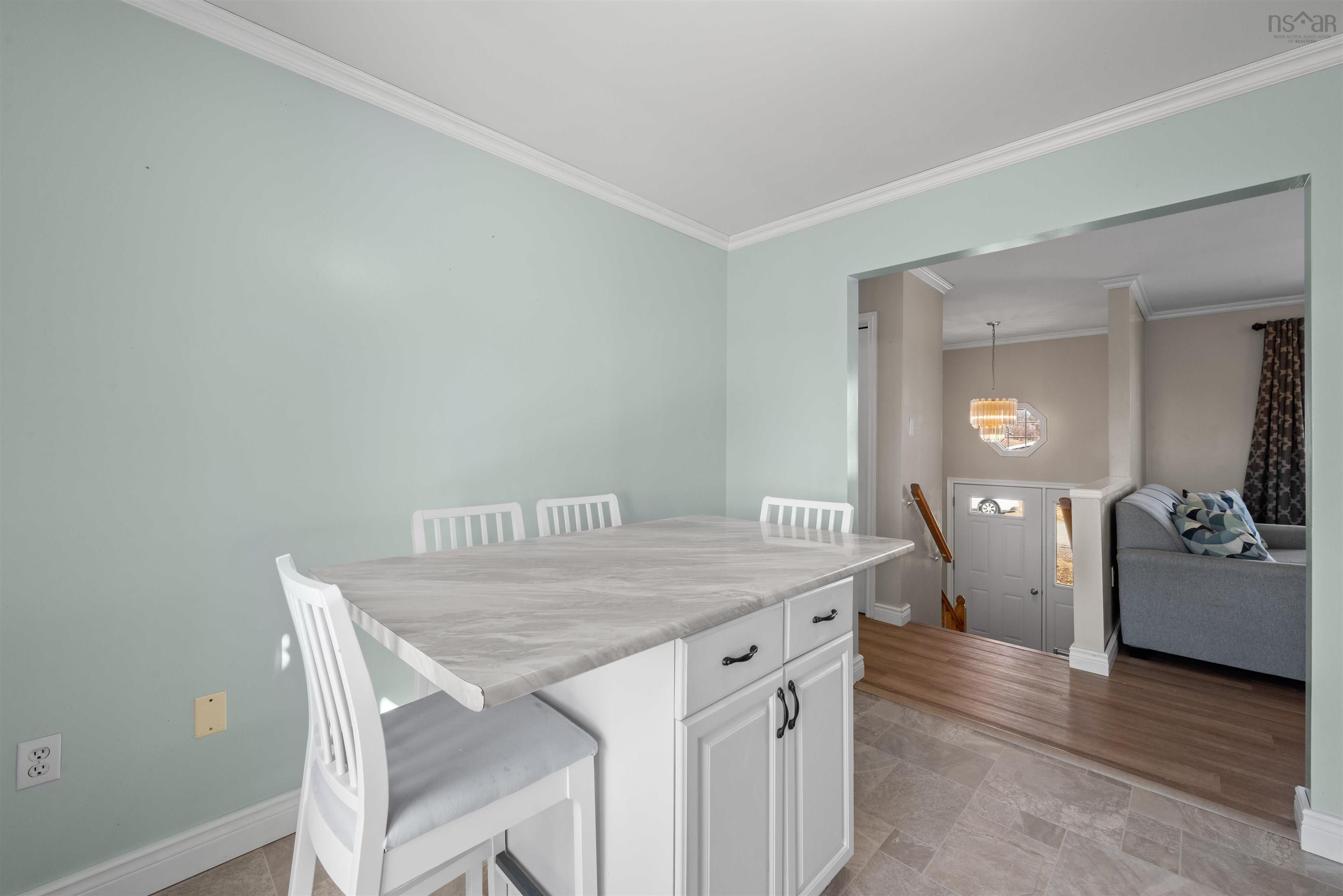 $399,900.00: 25 Kingsview Drive, Windsor